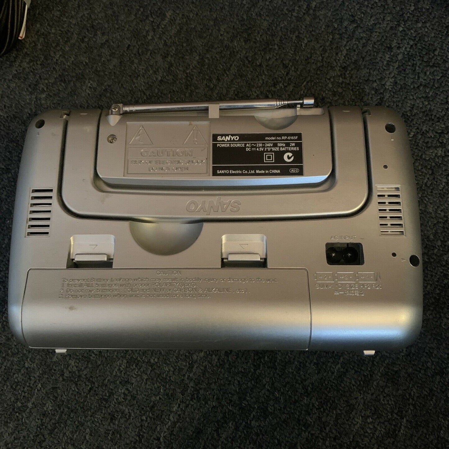 Sanyo RP-6165F AM/FM Portable Radio Receiver AC Mains or Battery Operated