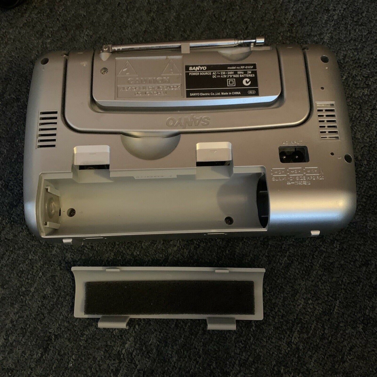 Sanyo RP-6165F AM/FM Portable Radio Receiver AC Mains or Battery Operated