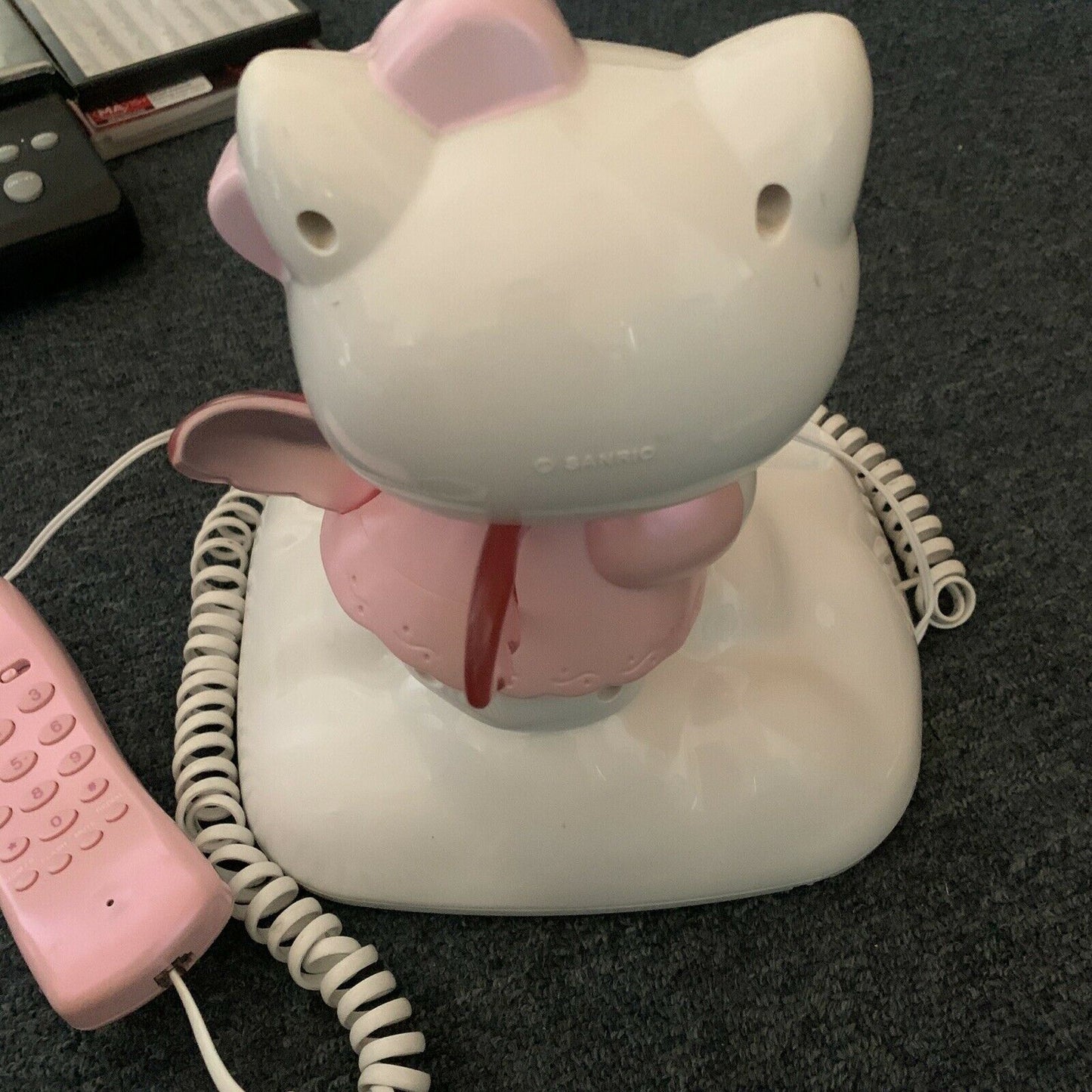 HELLO KITTY KT2012 Caller ID and Memory Telephone