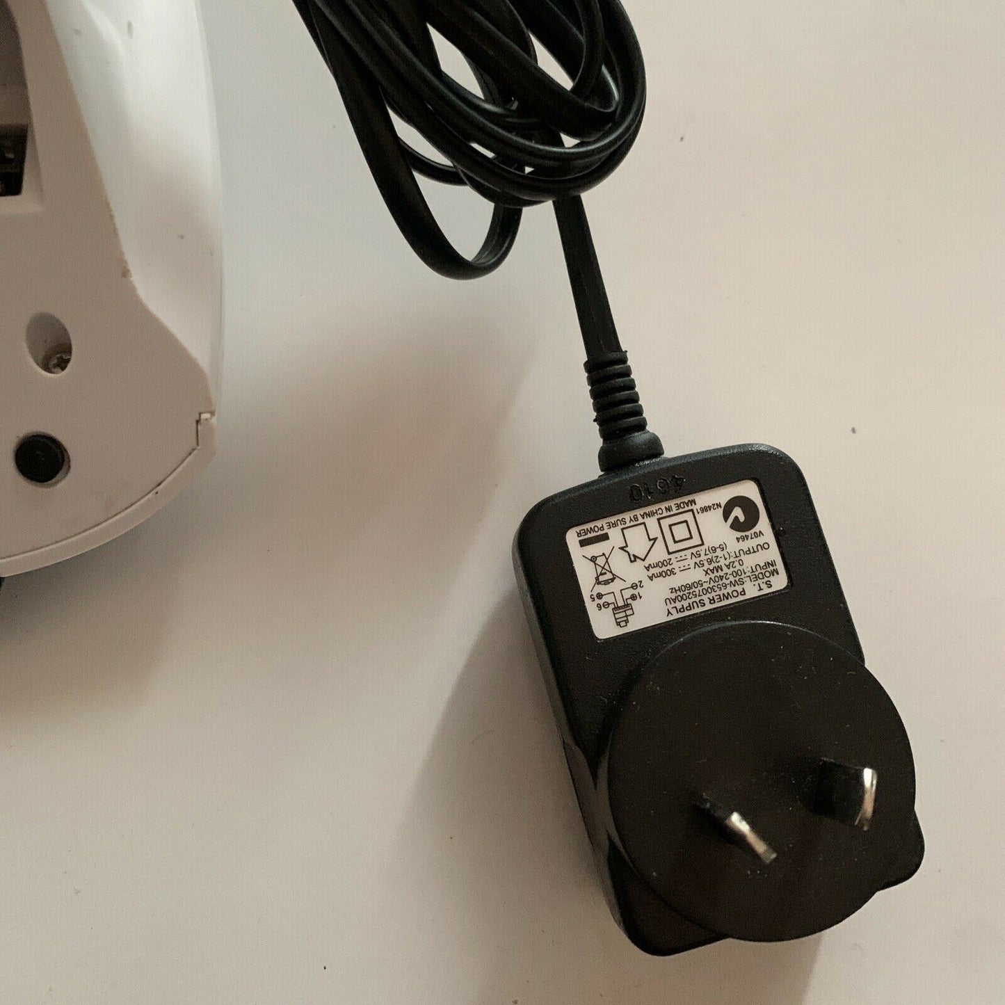 Telstra CR200 Base Station Charger with AC Adapter