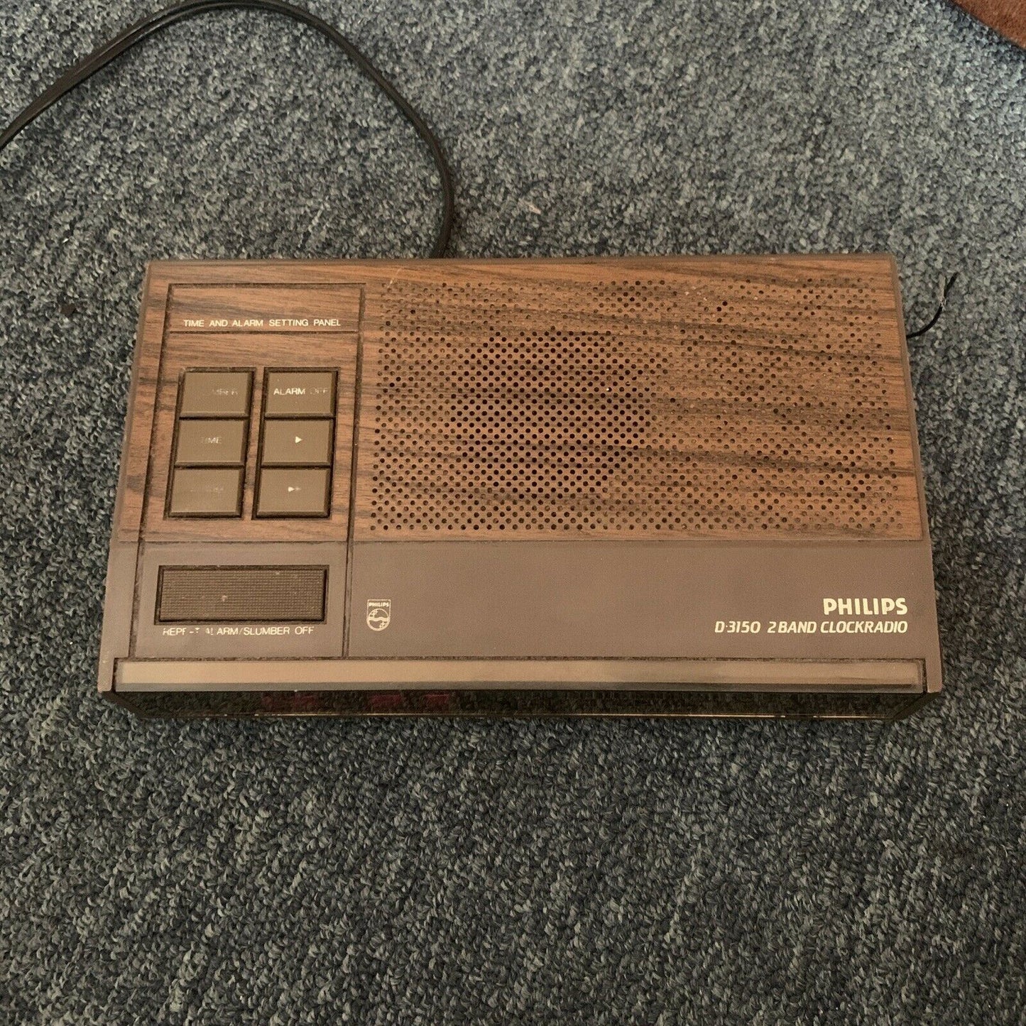 Vintage Philips D-3150 2 Band Alarm Clock Radio 1985