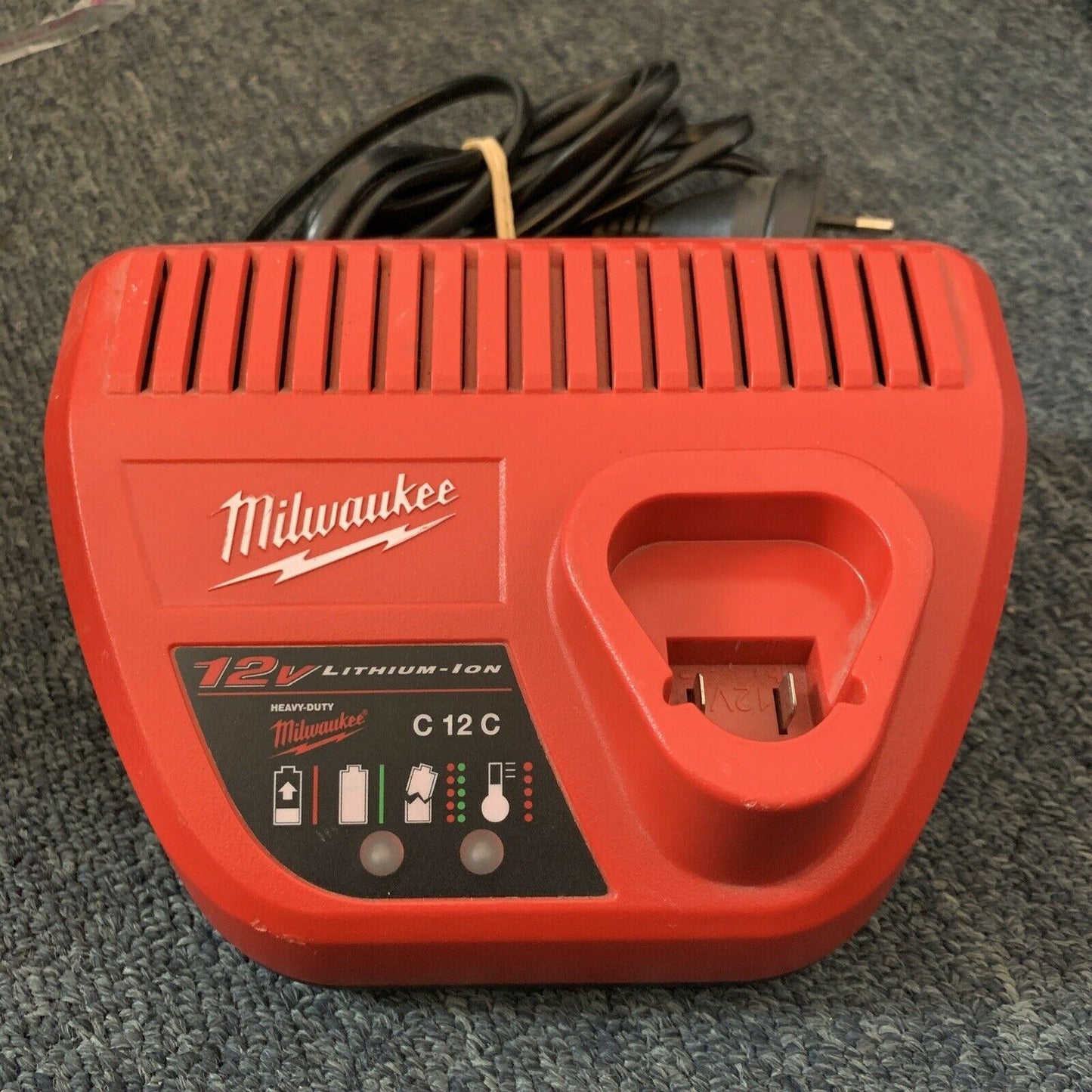 Milwaukee Heavy Duty 12V Charger C12C Charges M12 Lithium Batteries