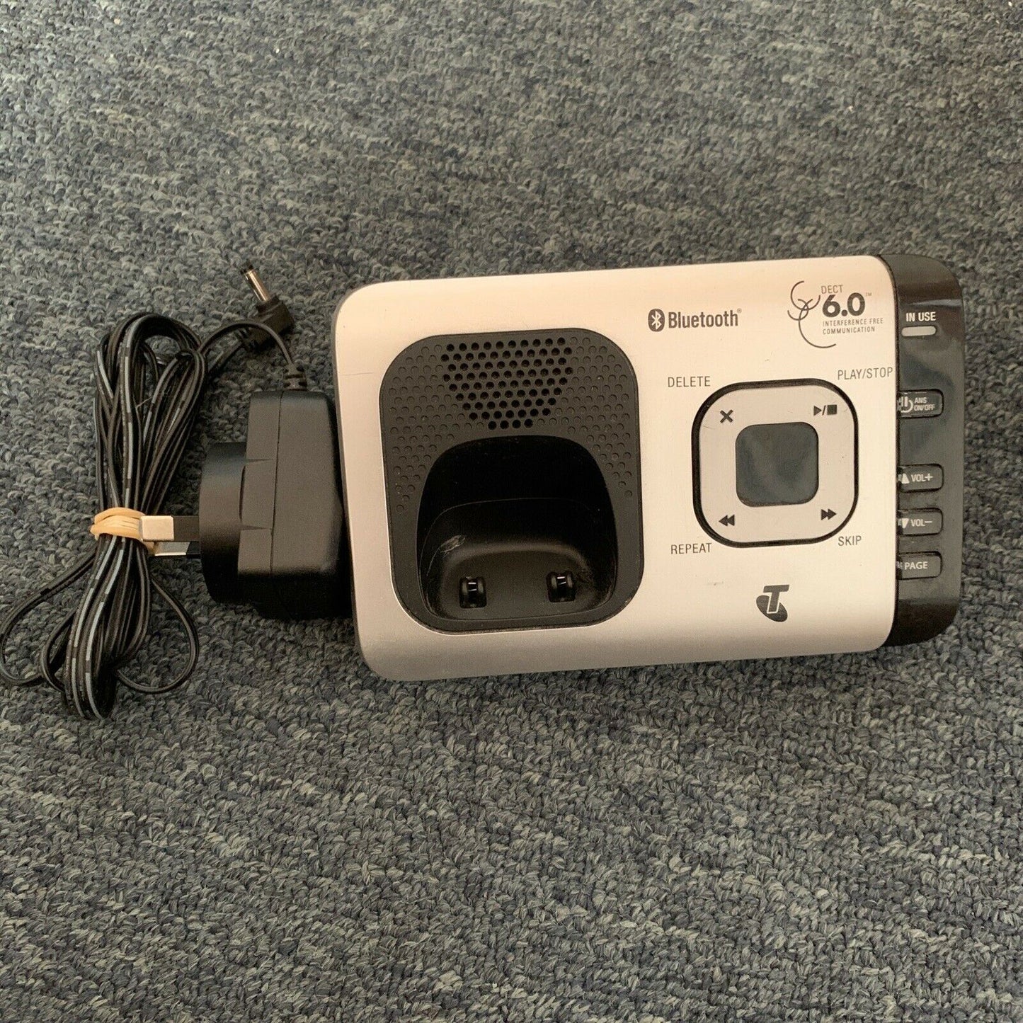 Telstra 13550 Twin Base Charger & AC Adapter S003IS06000045