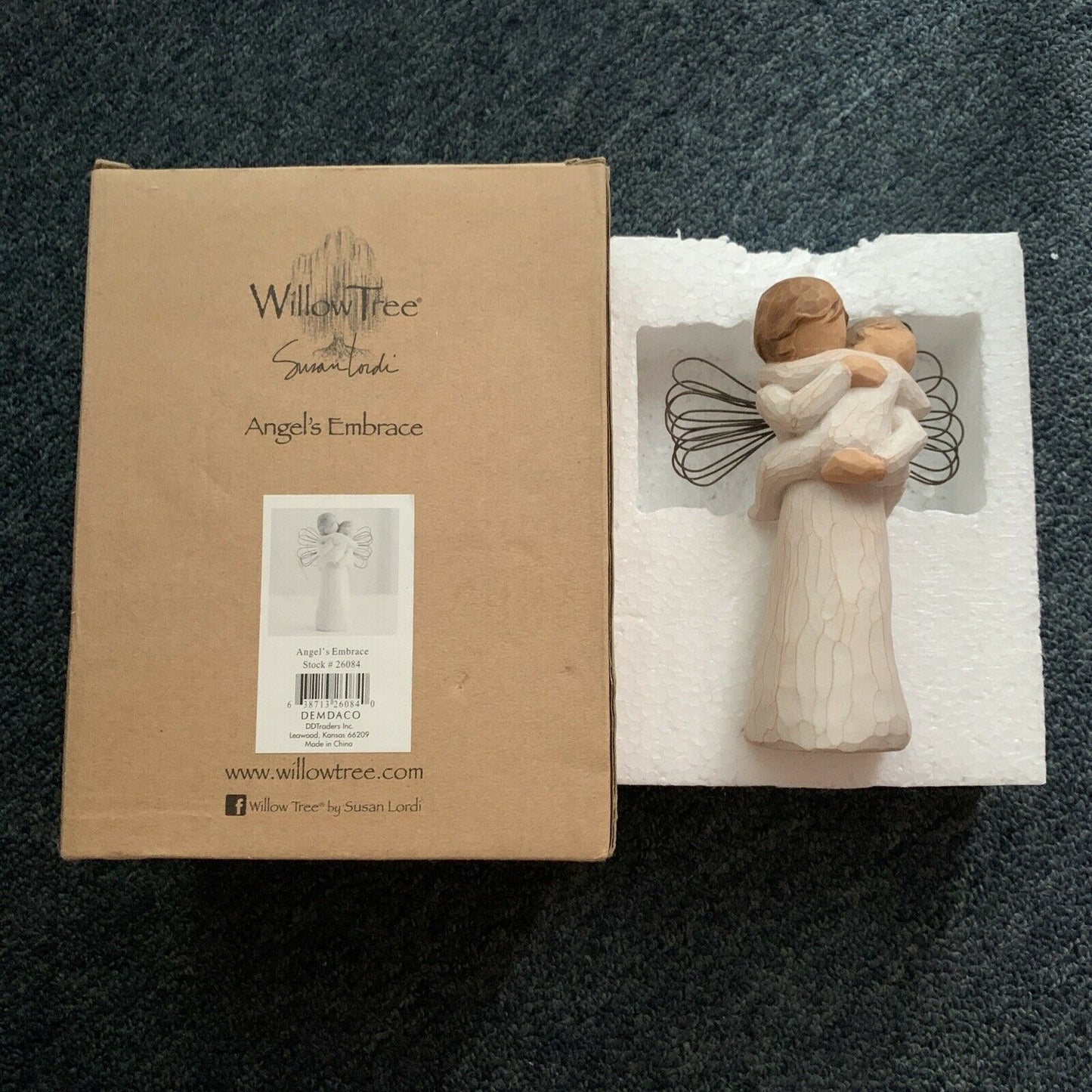 Willow Tree Figurine - Angels Embrace 26084 By Susan Lordi