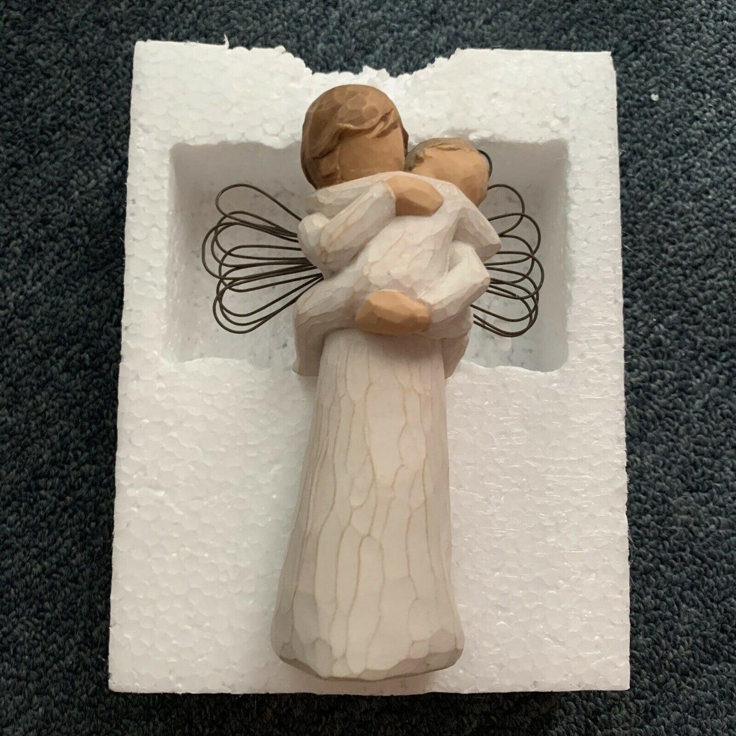 Willow Tree Figurine - Angels Embrace 26084 By Susan Lordi