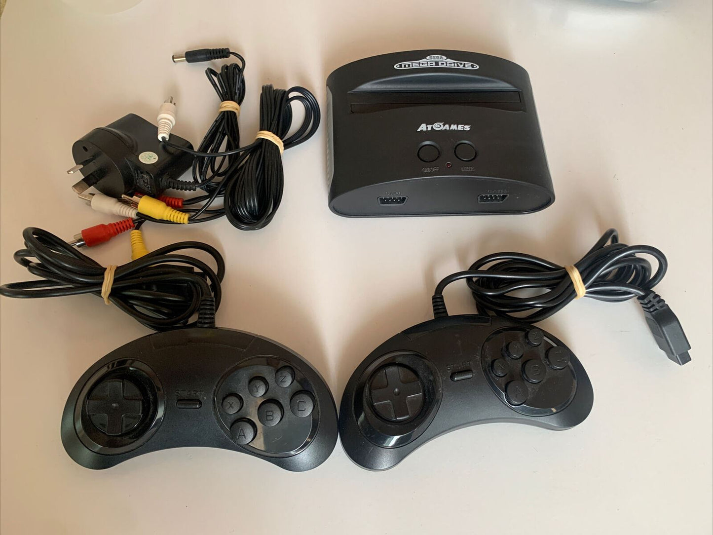 Sega Mega Drive Classic Game Console with 80 classic games built-in