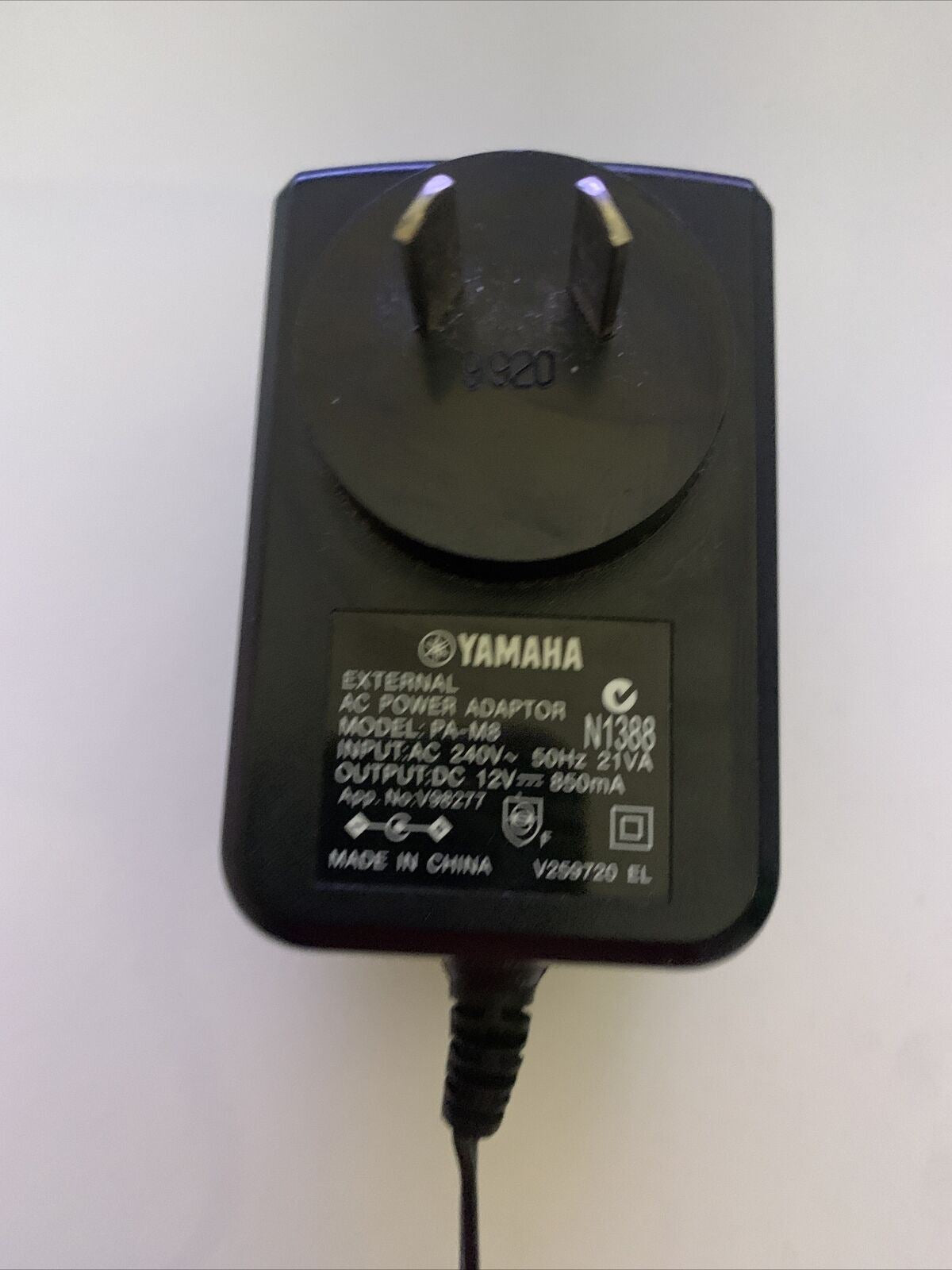 Genuine Yamaha PA-M8 AC Power Adapter 12V 850mA for Keyboard