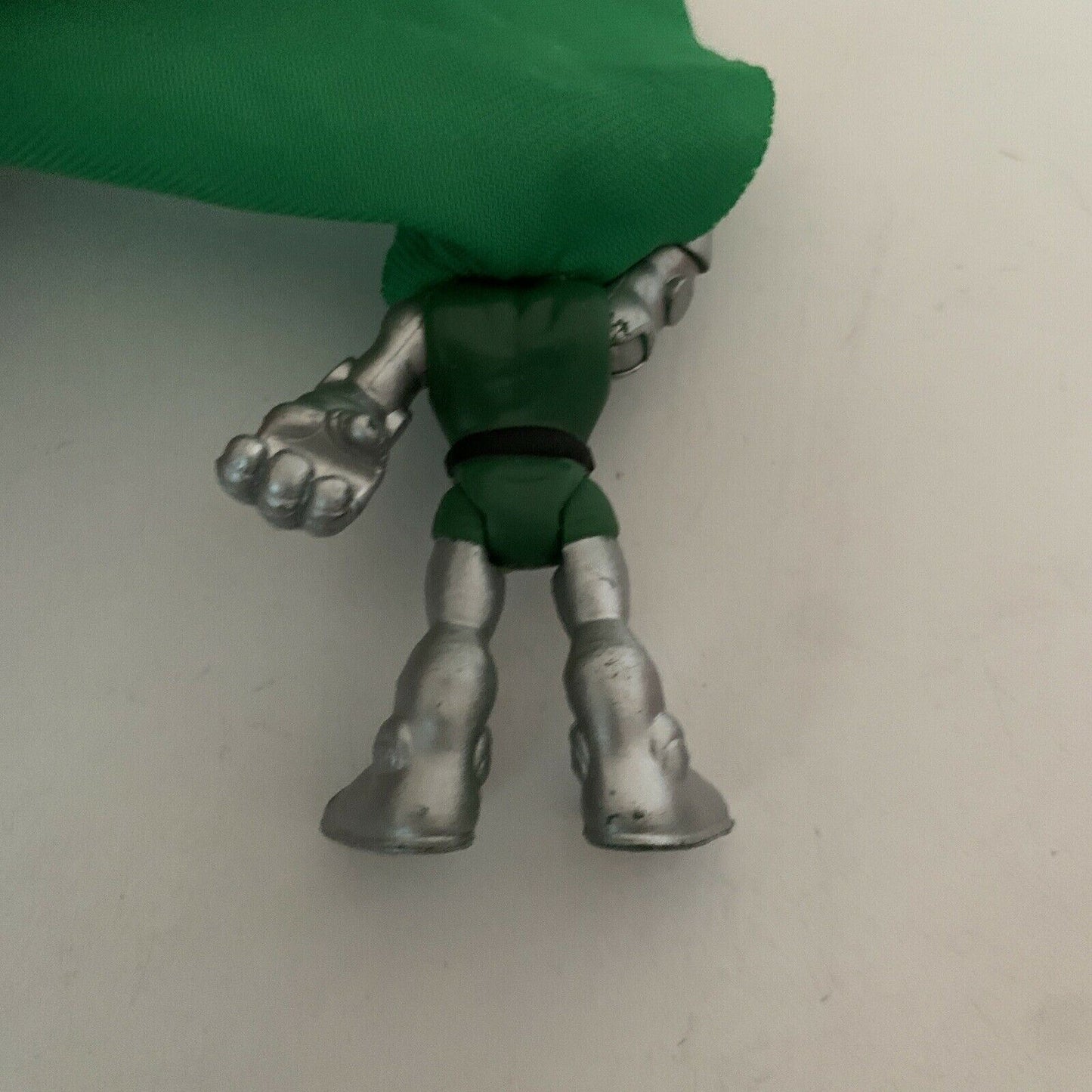Hasbro Marvel Super Hero Adventures Villain Dr Doom Von Doom Green Cape 2010