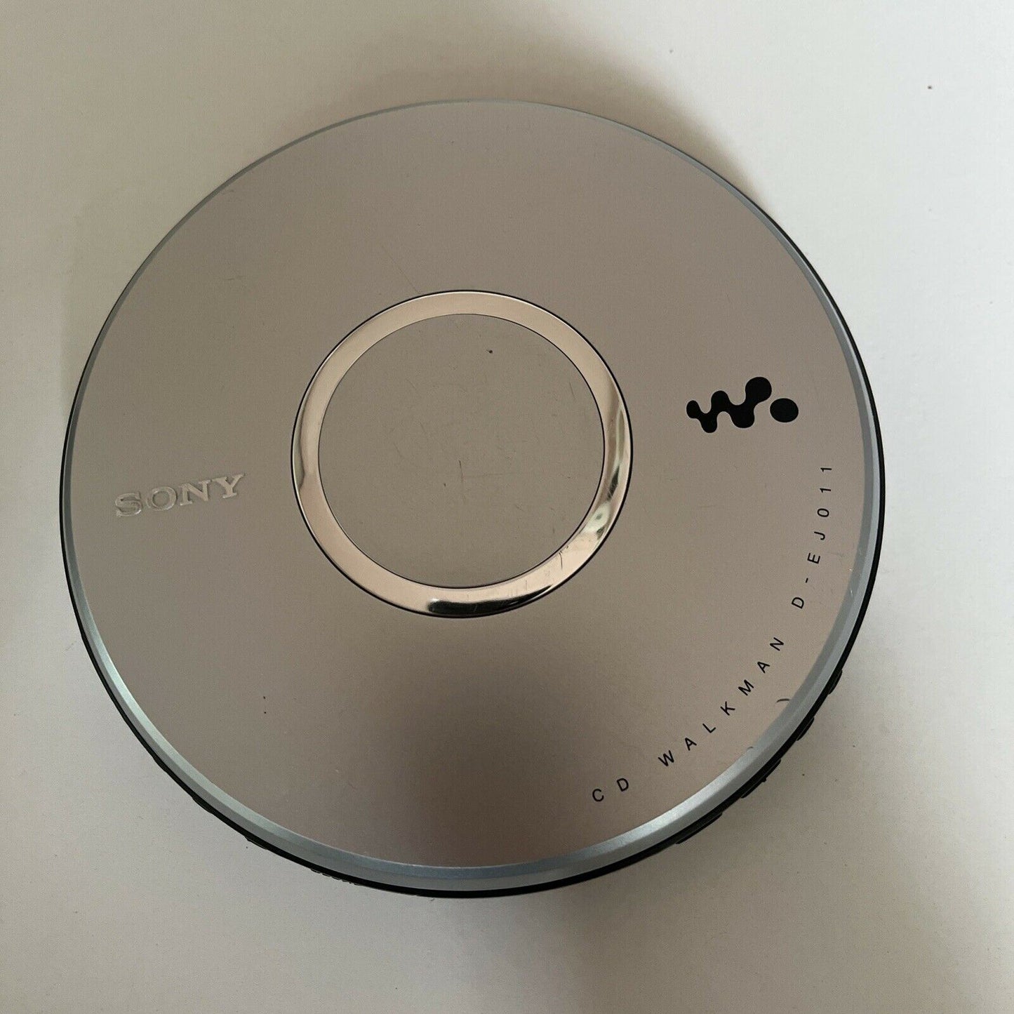 Sony Walkman Discman Portable CD Player D-EJ011 Anti-Skip  Tested & Working