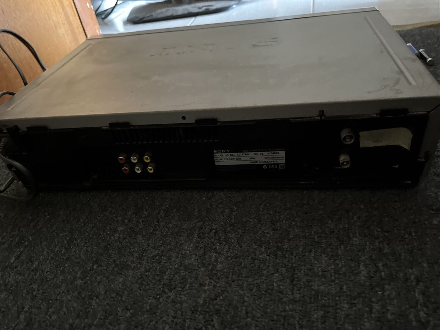 Sony SLV-EZ717 VCR VHS Player Recorder  6 Head Hi-fi Stereo PAL NTSC Playback