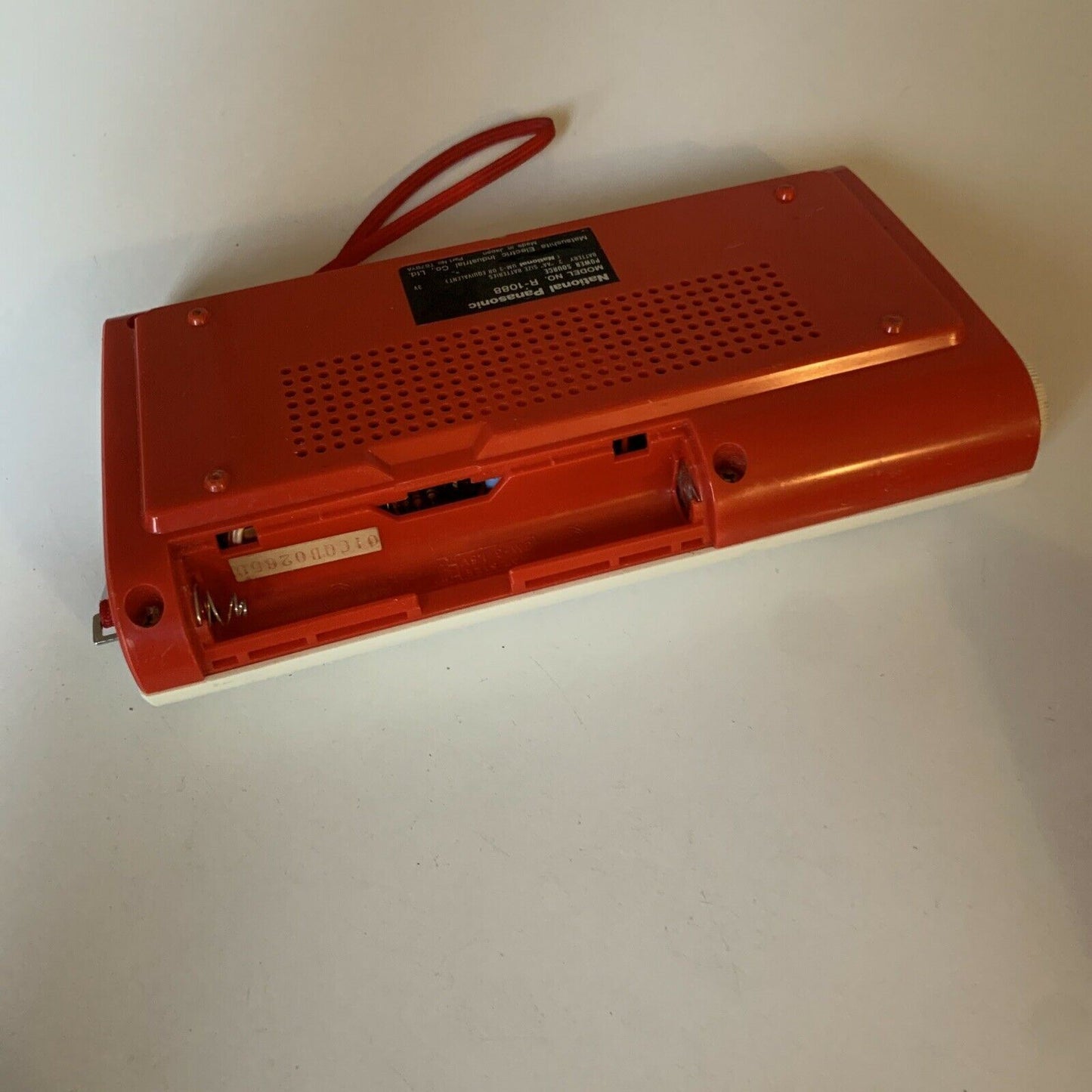 Vintage National Panasonic R-1088 Radio Made In Japan (Missing Battery Lid) 1975