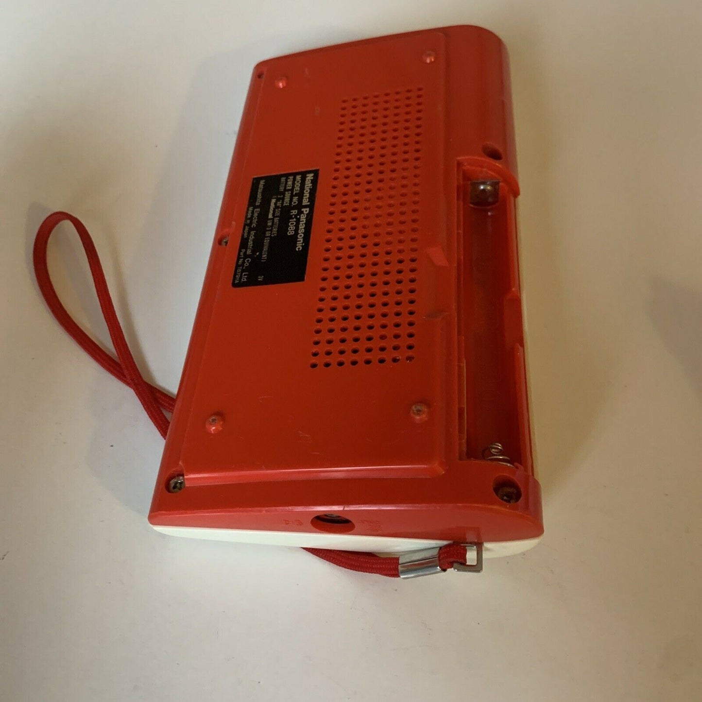 Vintage National Panasonic R-1088 Radio Made In Japan (Missing Battery Lid) 1975