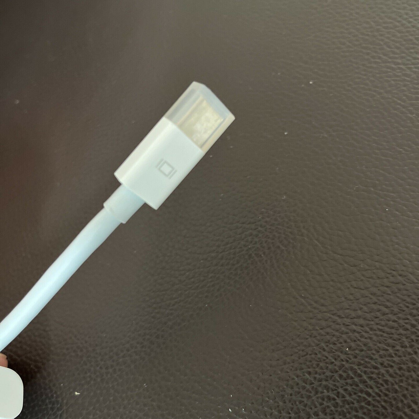 Genuine Apple Mini DisplayPort to VGA Adapter - MB572Z/B A1307