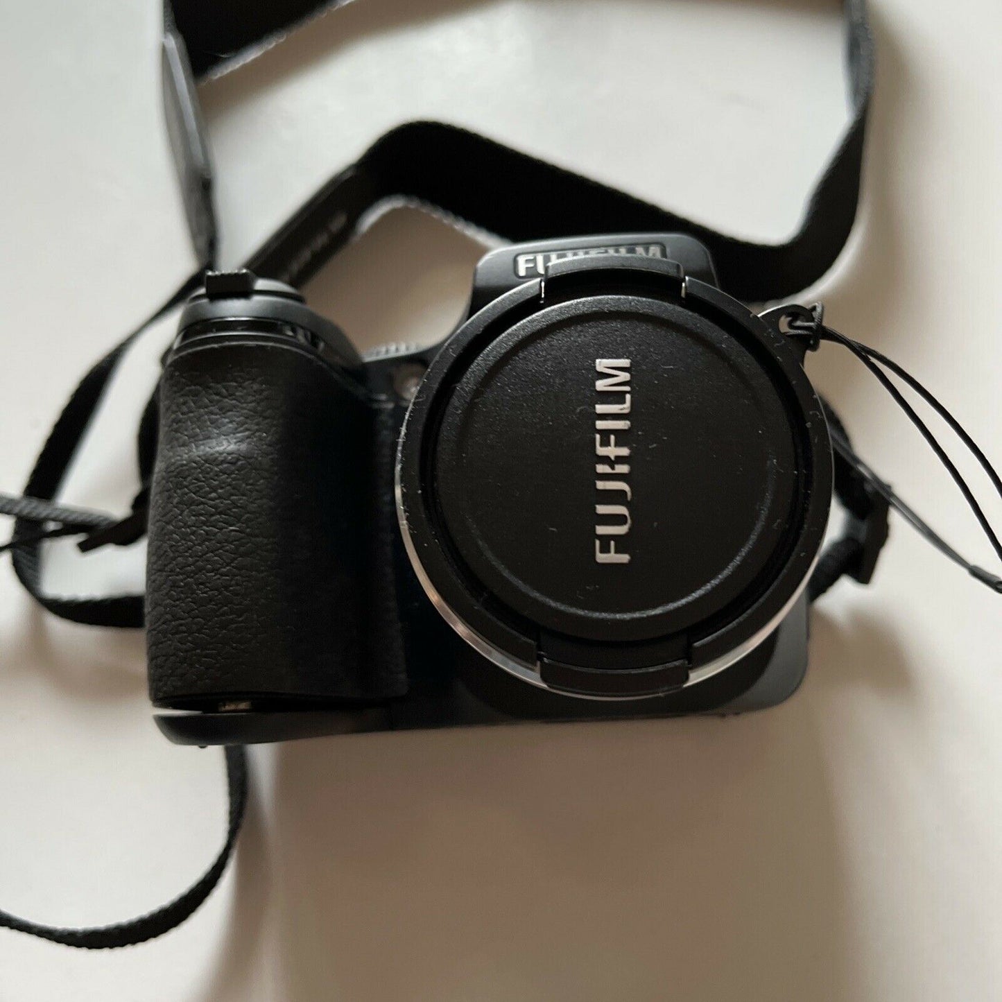 Fujifilm FinePix S5700 7.1 MP Digital Camera & HD Video- Black. In working order