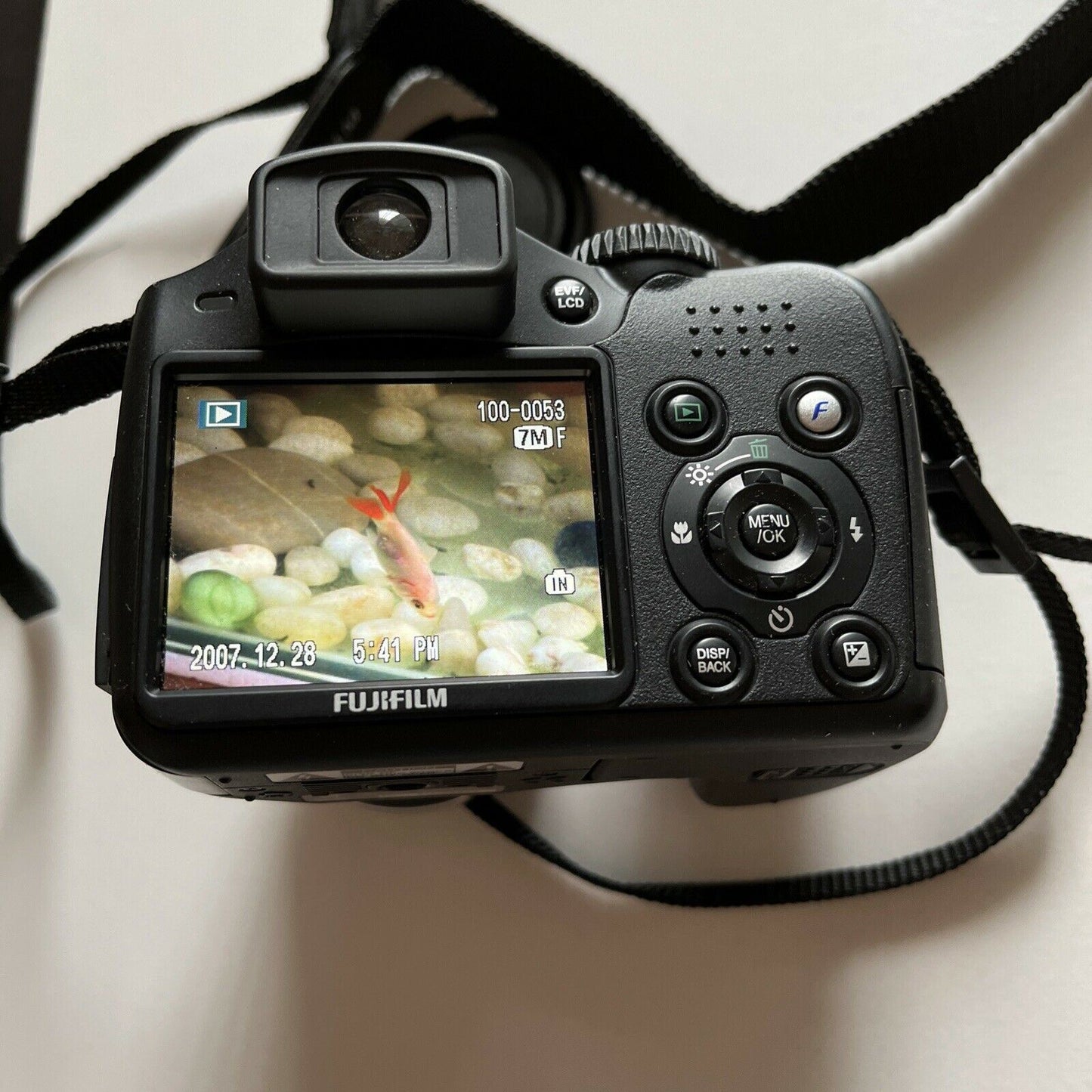 Fujifilm FinePix S5700 7.1 MP Digital Camera & HD Video- Black. In working order