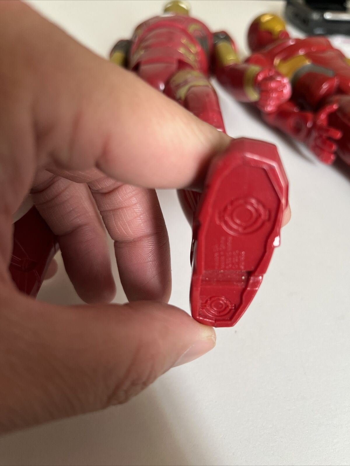 2x Iron Man Hasbro Figurine 26cm tall with 1 Iron Man with Speech and Lights