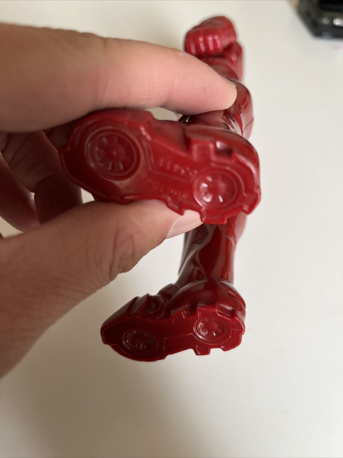 2x Iron Man Hasbro Figurine 26cm tall with 1 Iron Man with Speech and Lights