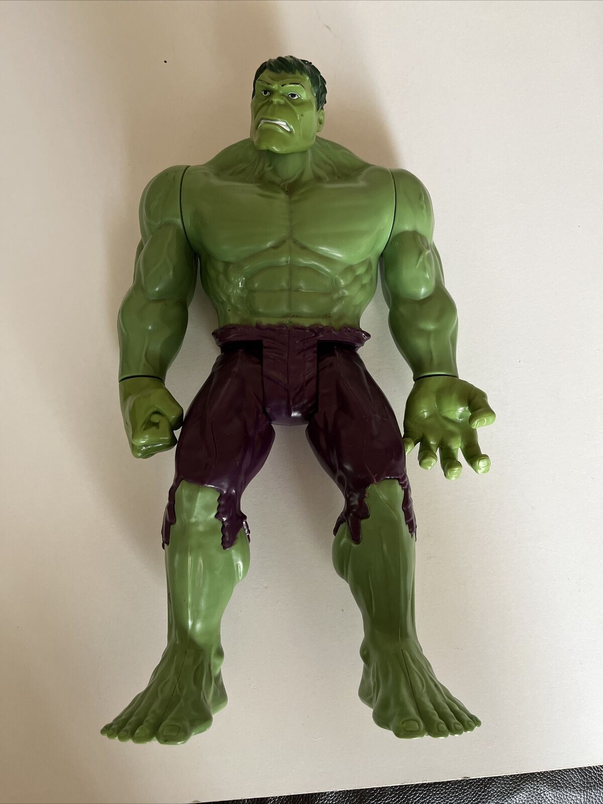 The Hulk Figurine 2013 C-3252B 29cm Tall Marvel Hasbro