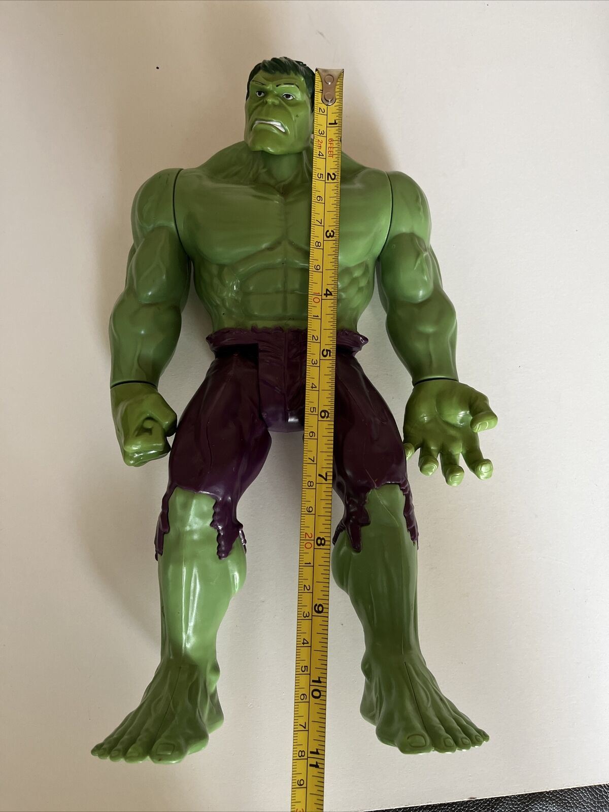 The Hulk Figurine 2013 C-3252B 29cm Tall Marvel Hasbro