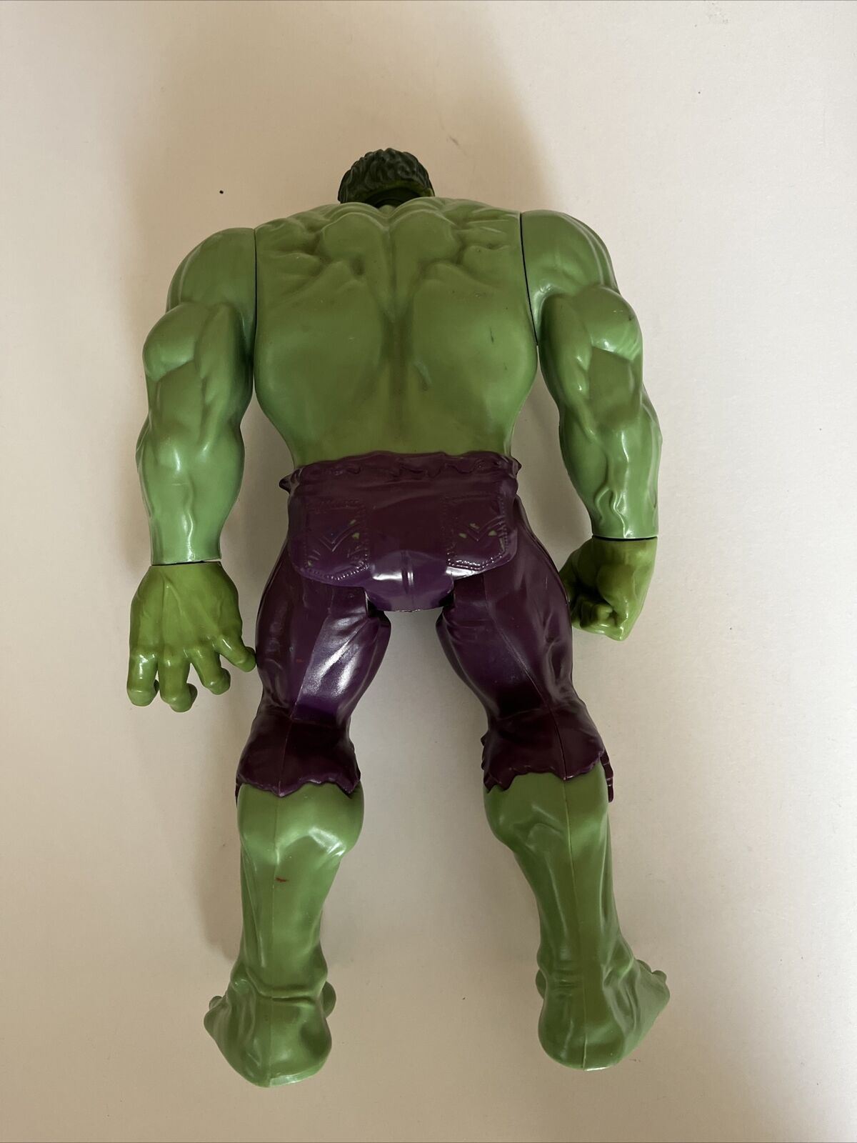 The Hulk Figurine 2013 C-3252B 29cm Tall Marvel Hasbro