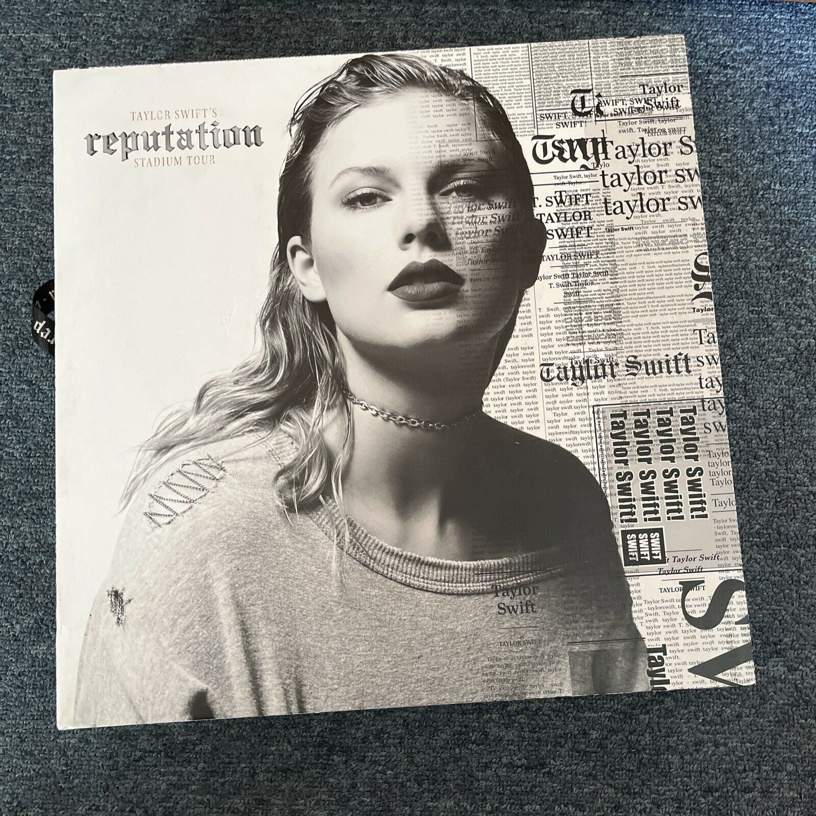 Taylor Swift's Reputation Stadium Tour VIP Box – Retro Unit