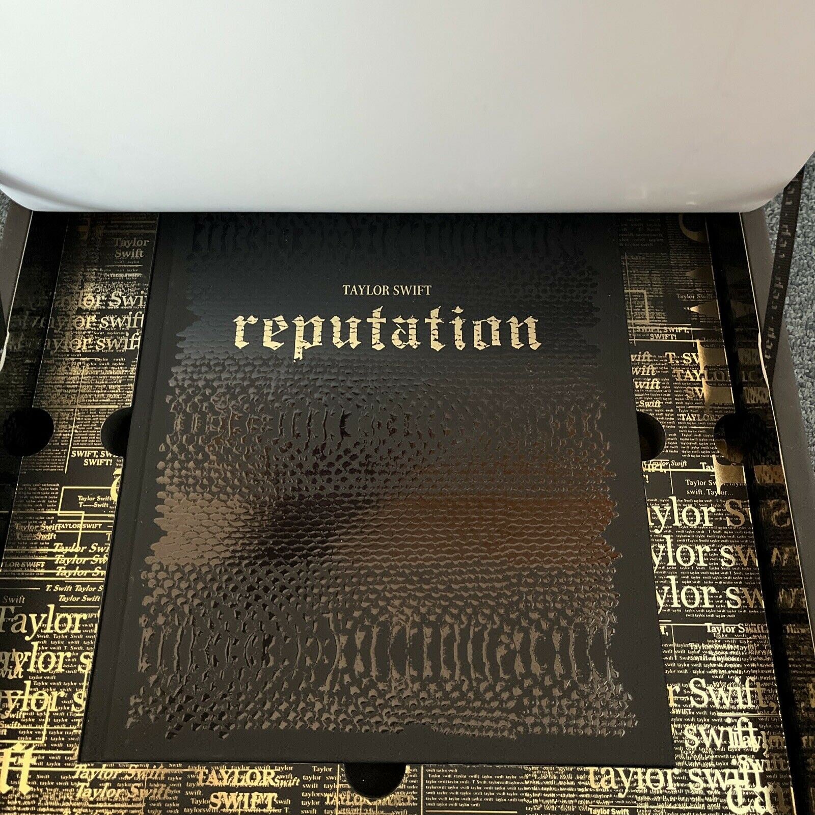 Taylor swift limited edition reputation good tour box