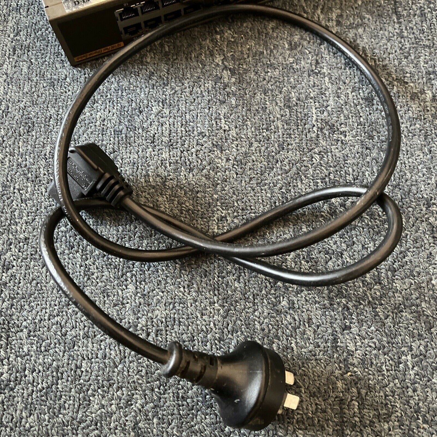 D-link DES-1016D (DES-1016D/E) 16-Port Ethernet Switch