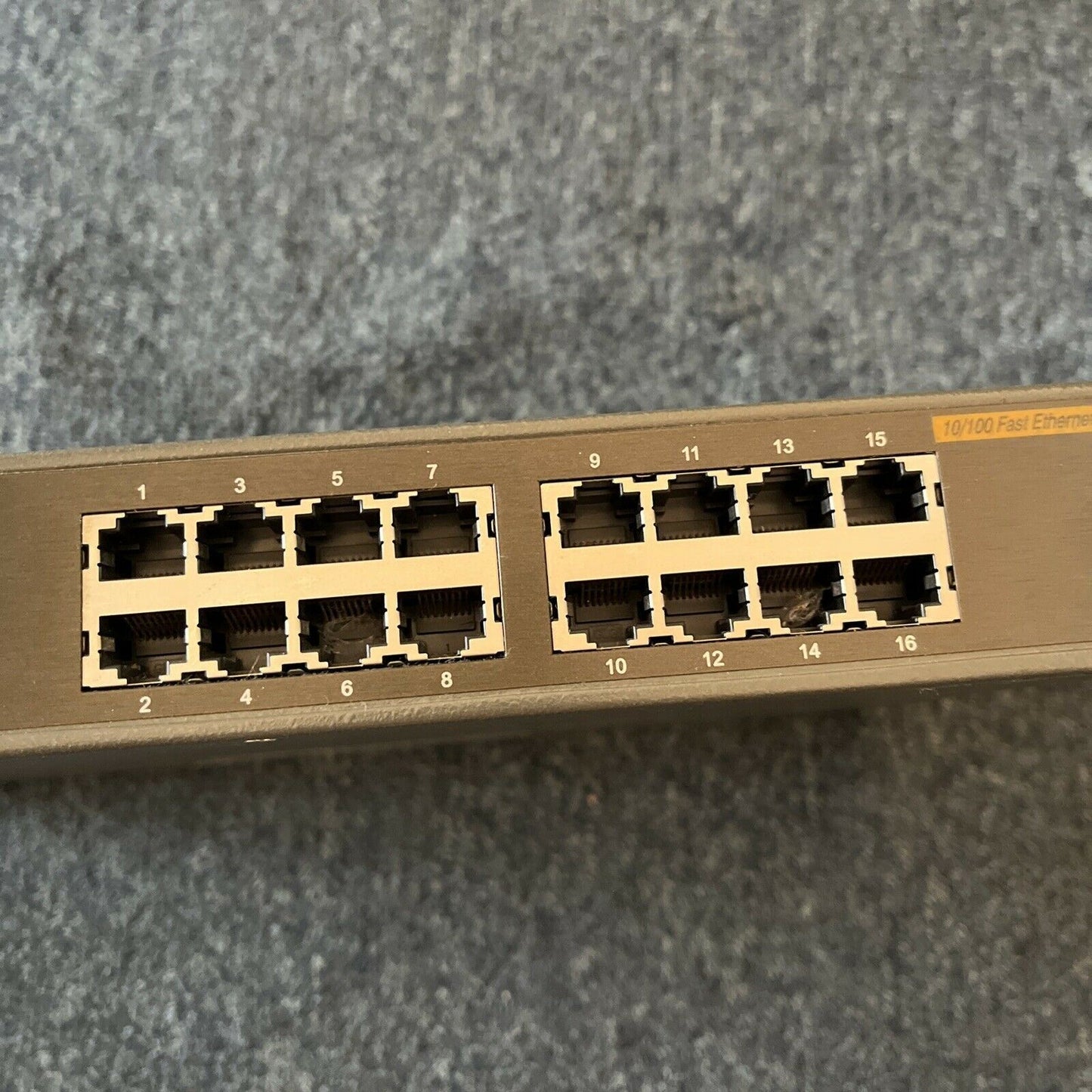 D-link DES-1016D (DES-1016D/E) 16-Port Ethernet Switch