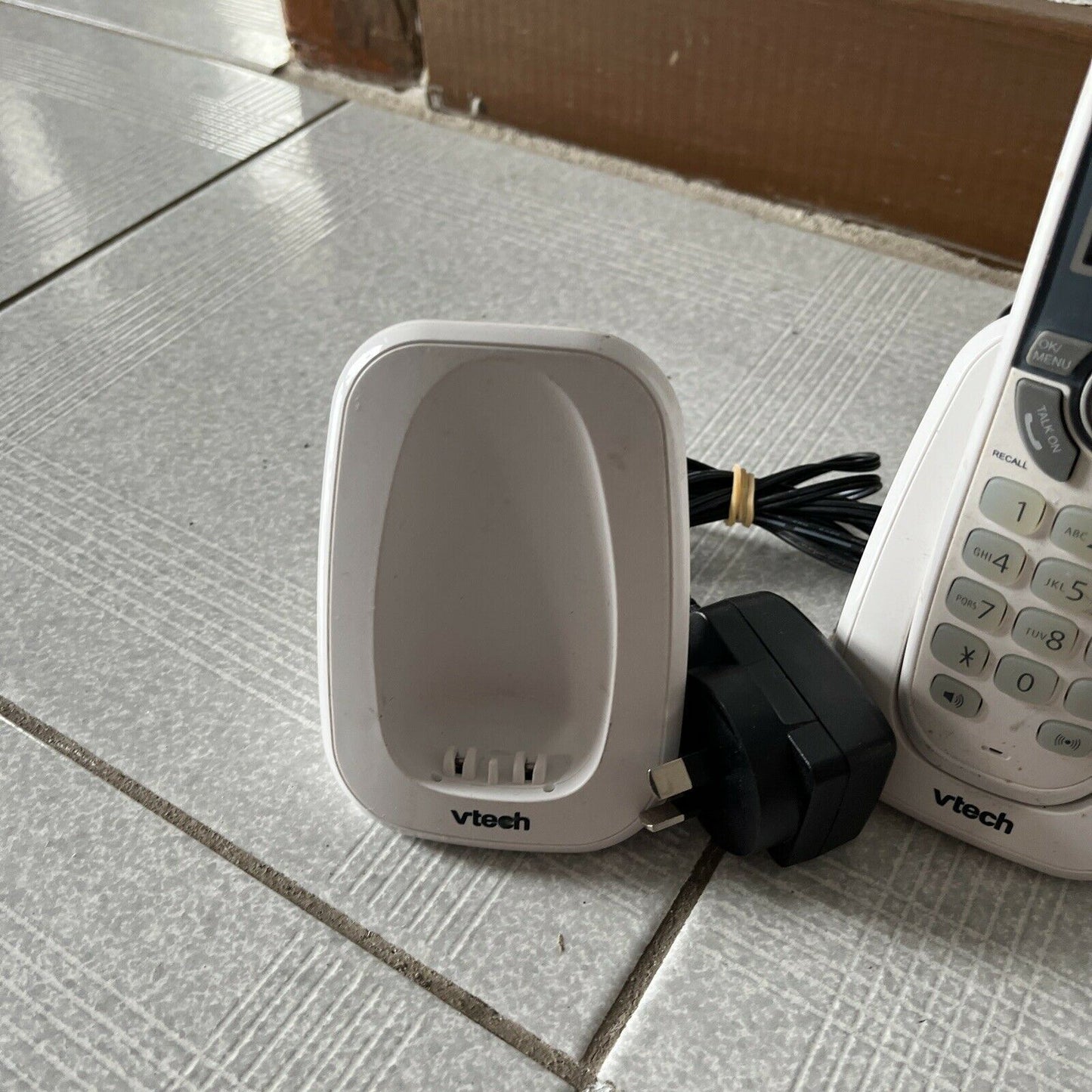 Vtech 15250 Cordless Telephone Answering Machine with 3 Handset NBN Compatible