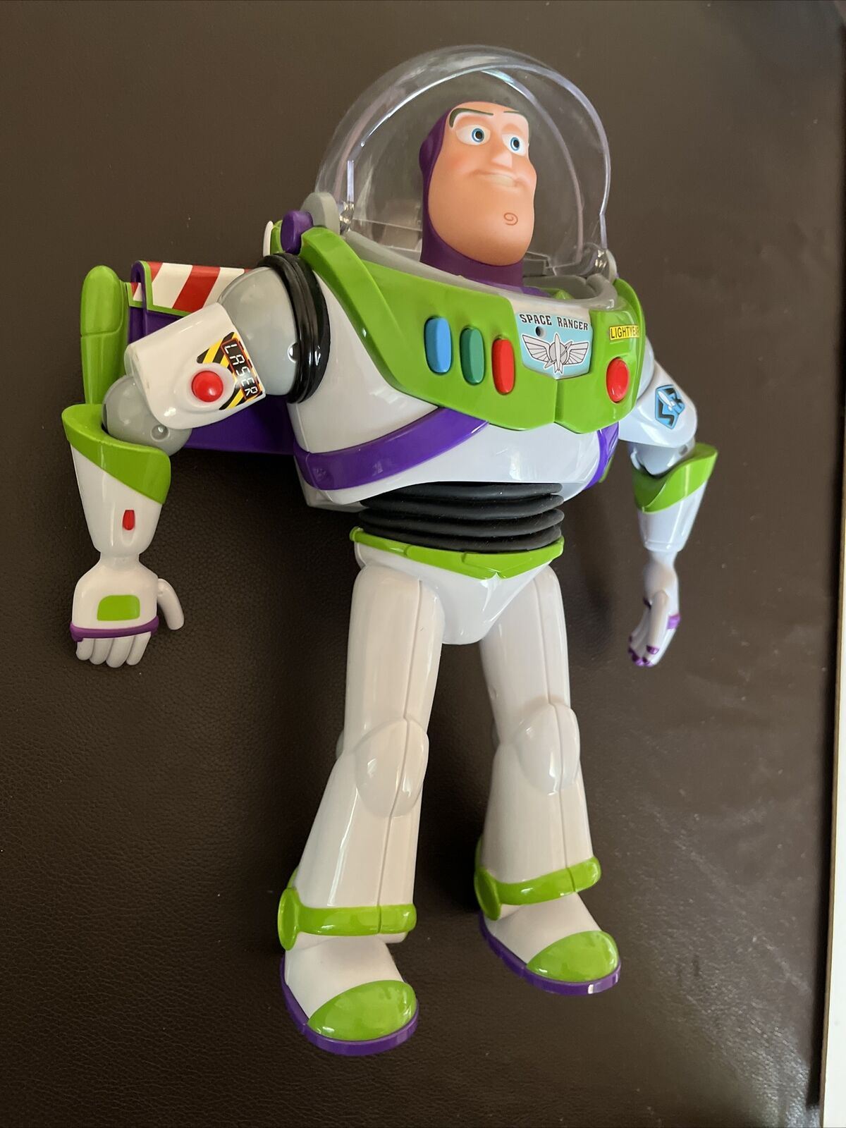 Buzz lightyear best sale toy moving head