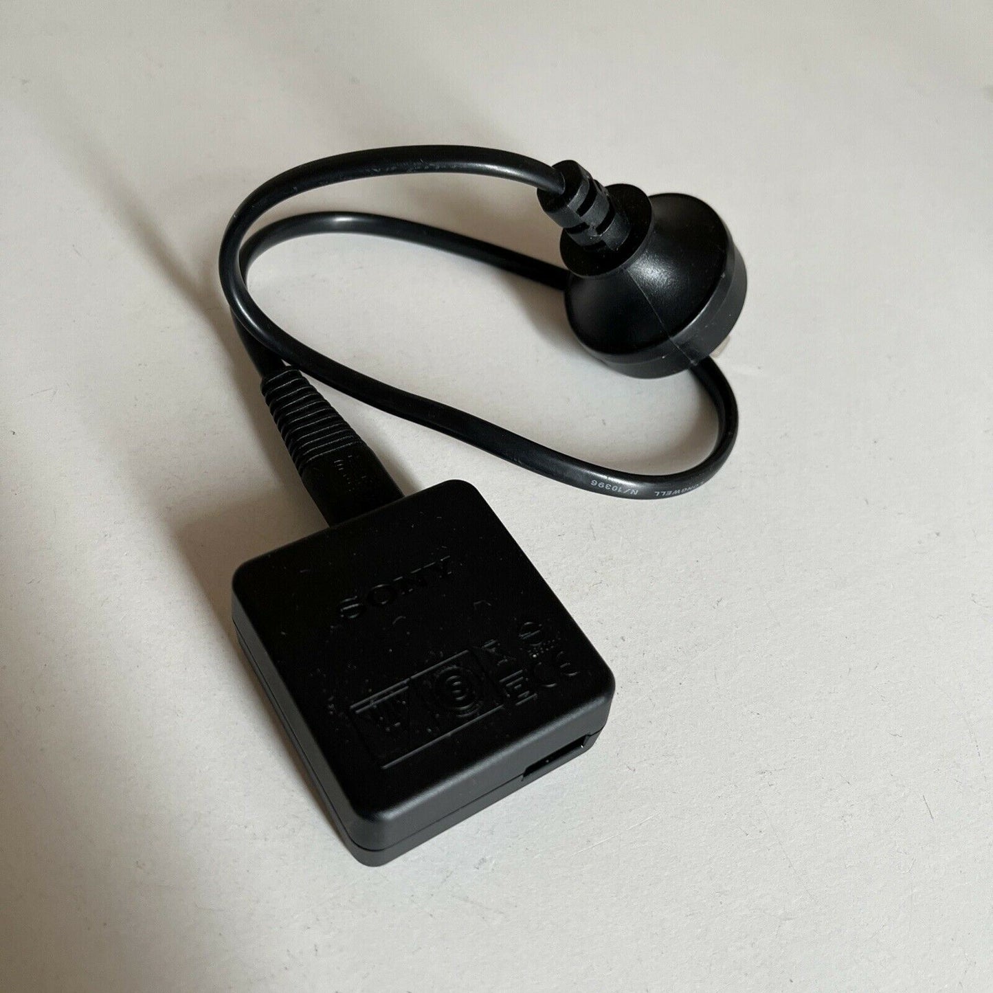 Genuine SONY AC-UB10D AC Adaptor USB Power Supply NEX-6 NEX-5R DSC RX100 HX30