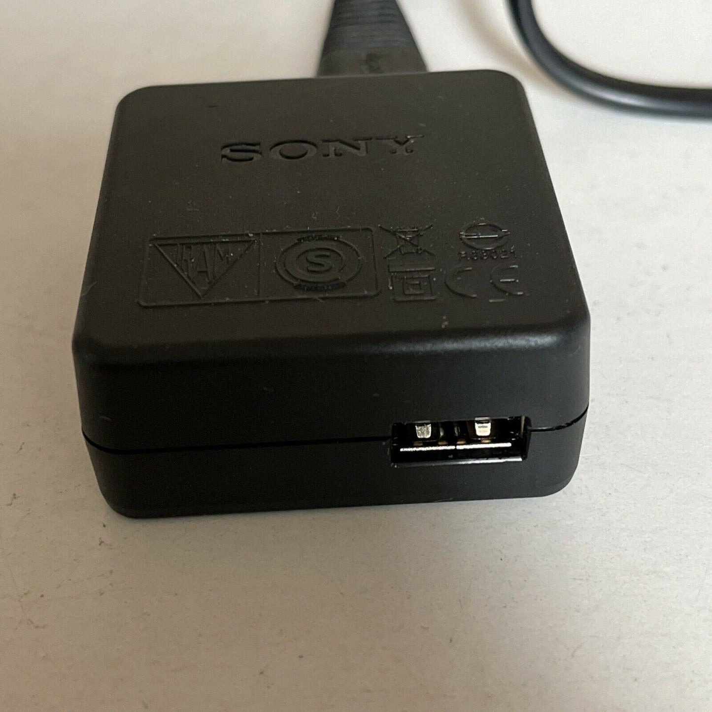Genuine SONY AC-UB10D AC Adaptor USB Power Supply NEX-6 NEX-5R DSC RX100 HX30