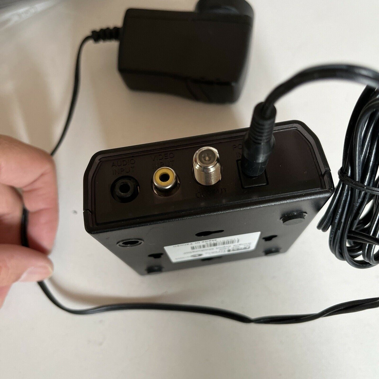 Resi-linx RL-RF100 AV To RF UHF Modulator