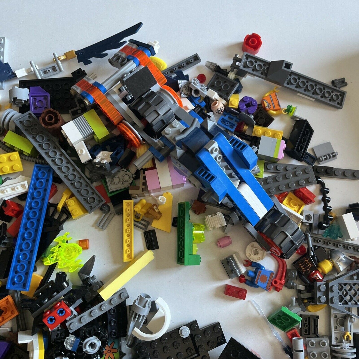 Lego Bulk Lot, Lego Technic Wheels, Assorted, Characters, Guns, Swords 2kg LEGO