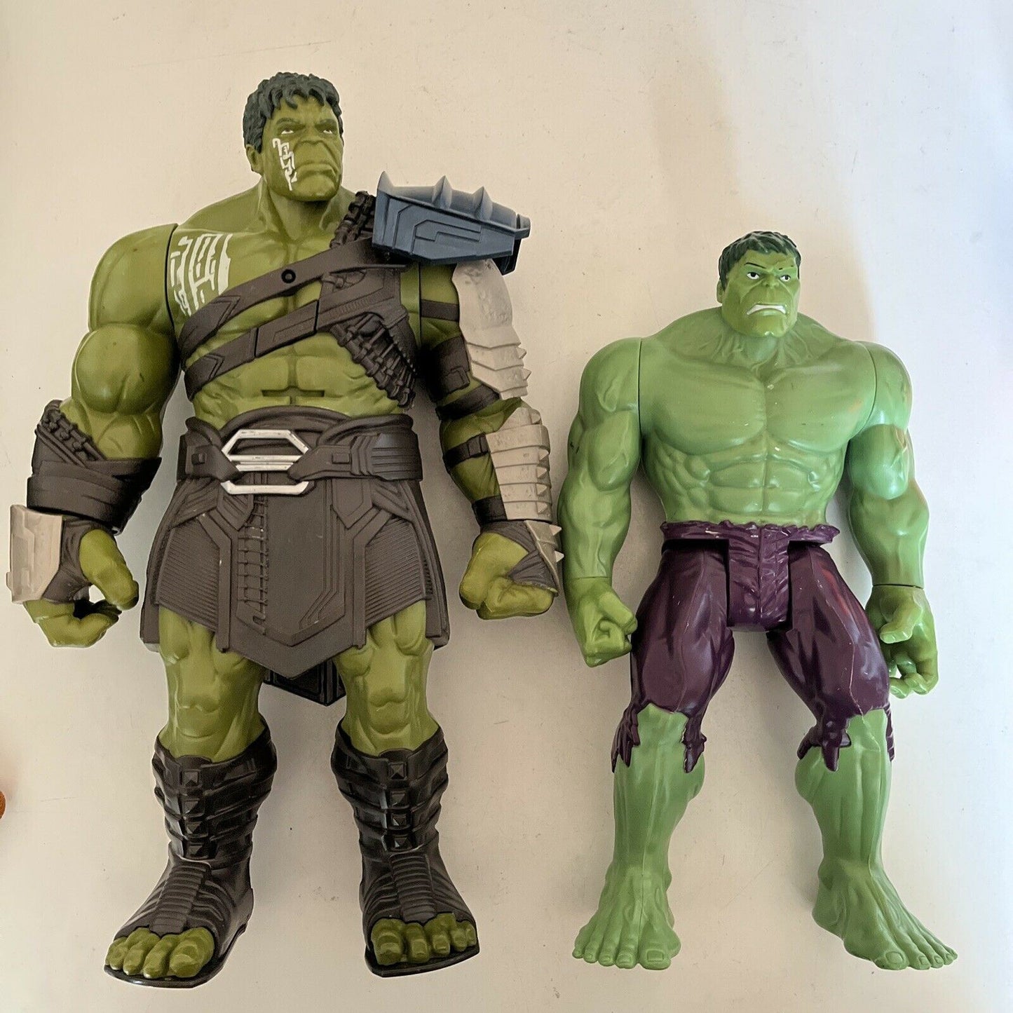 2x Hulk Lot Ragnarok 2017 & Hulk Hasbro 2013