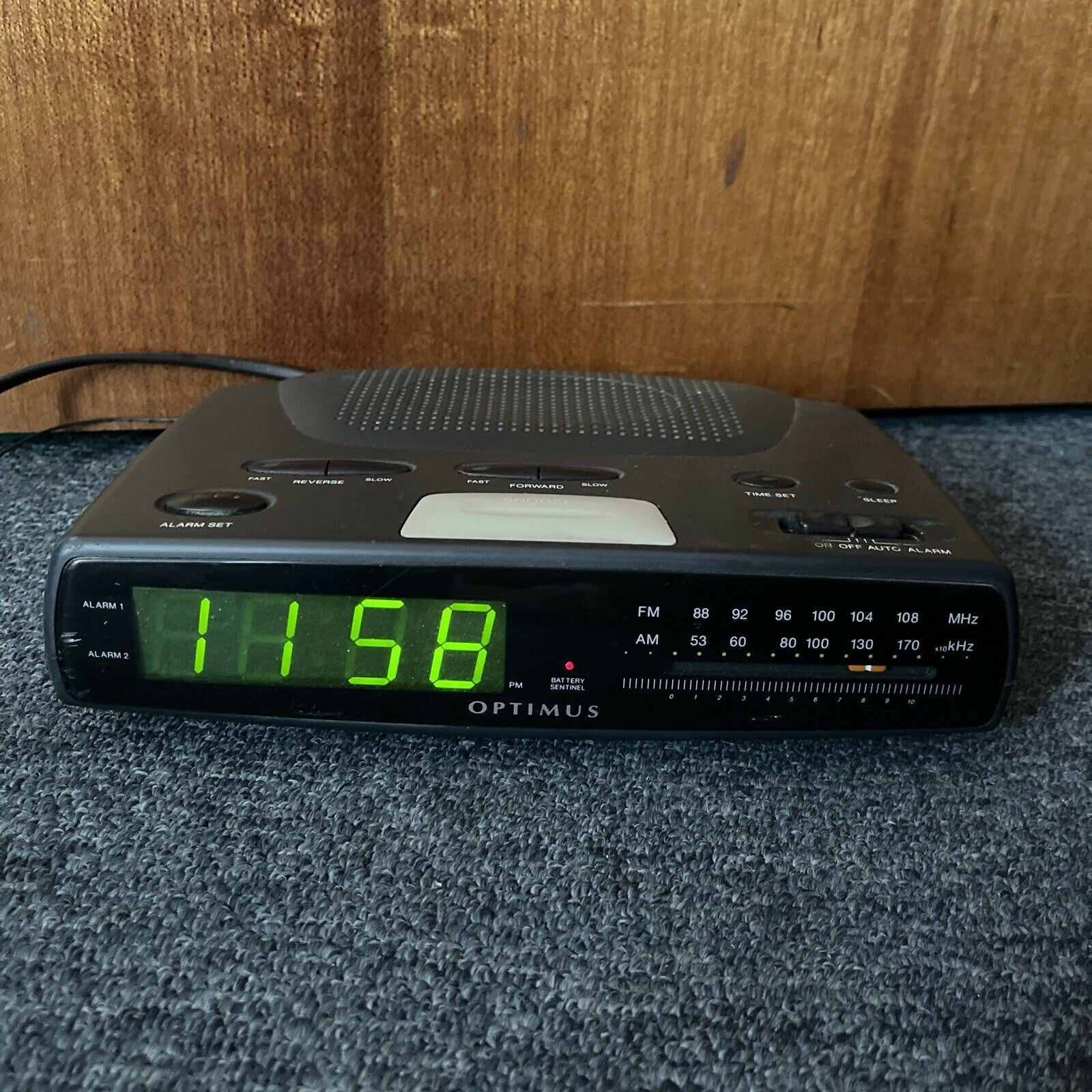 Vintage Optimus CR-320 Alarm Clock AM/FM Radio – Retro Unit