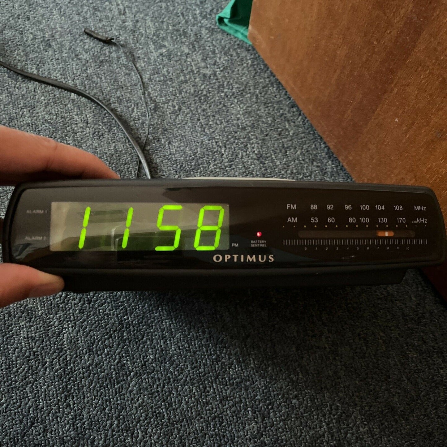 Vintage Optimus CR-320 Alarm Clock AM/FM Radio – Retro Unit