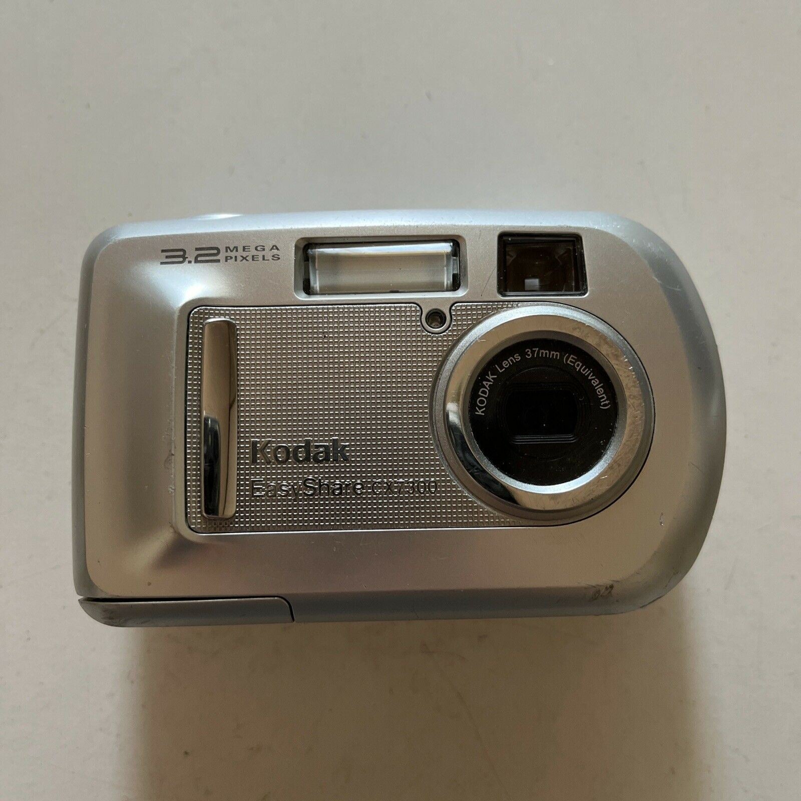 KODAK EasyShare CX7300 Digital 3.2 Mega Pixels Camera – Retro Unit