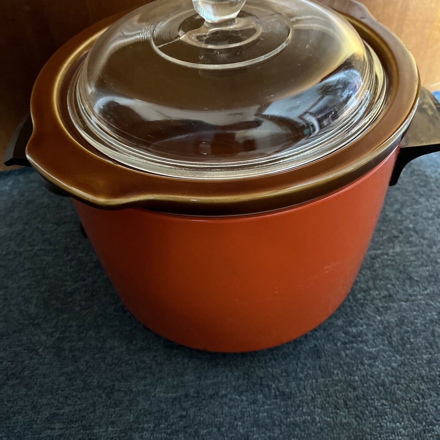 Vintage Sanyo Slow Cooker ESC 270 Made in Japan with Ceramic Pottery. Good cond.