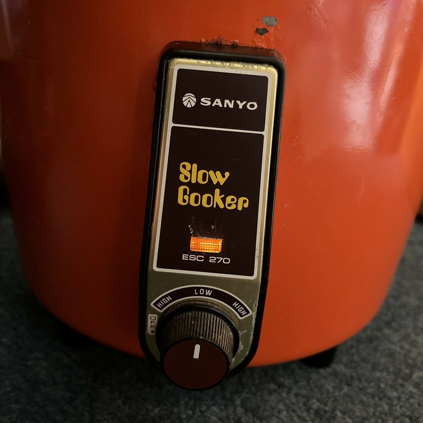 Vintage Sanyo Slow Cooker ESC 270 Made in Japan with Ceramic Pottery. Good cond.