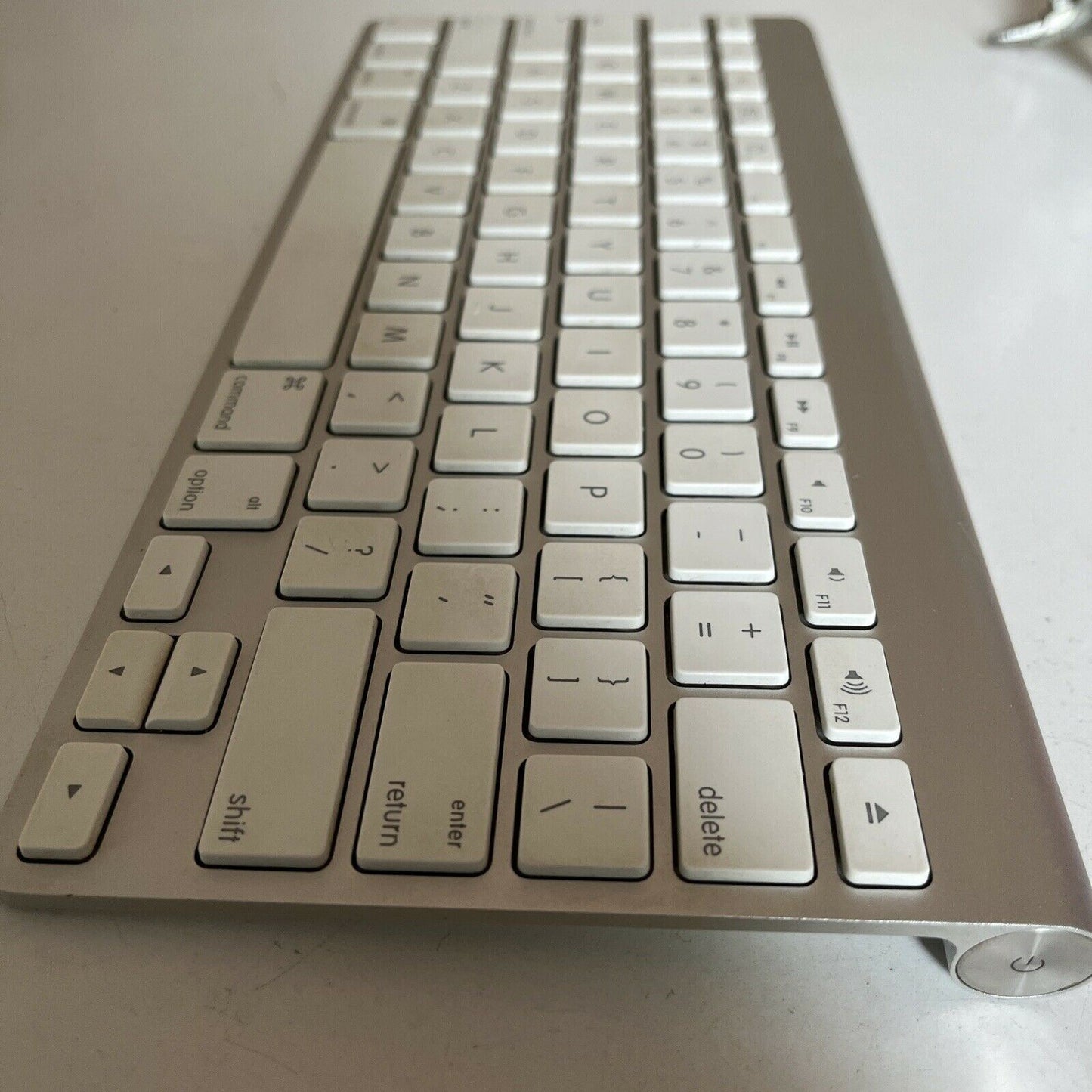 Genuine Official Apple A1255 Wireless Keyboard Bluetooth - Tested working