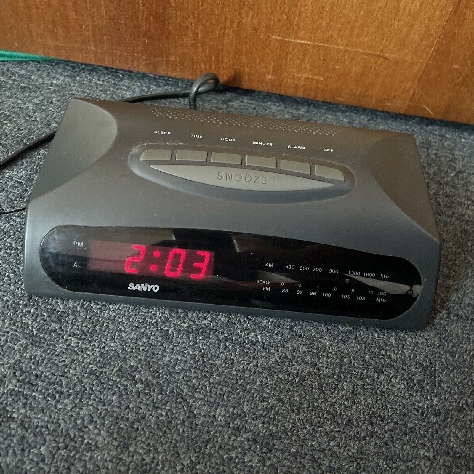 Retro Sanyo RM6018 Alarm Clock Radio AM/FM Black with Snooze Function