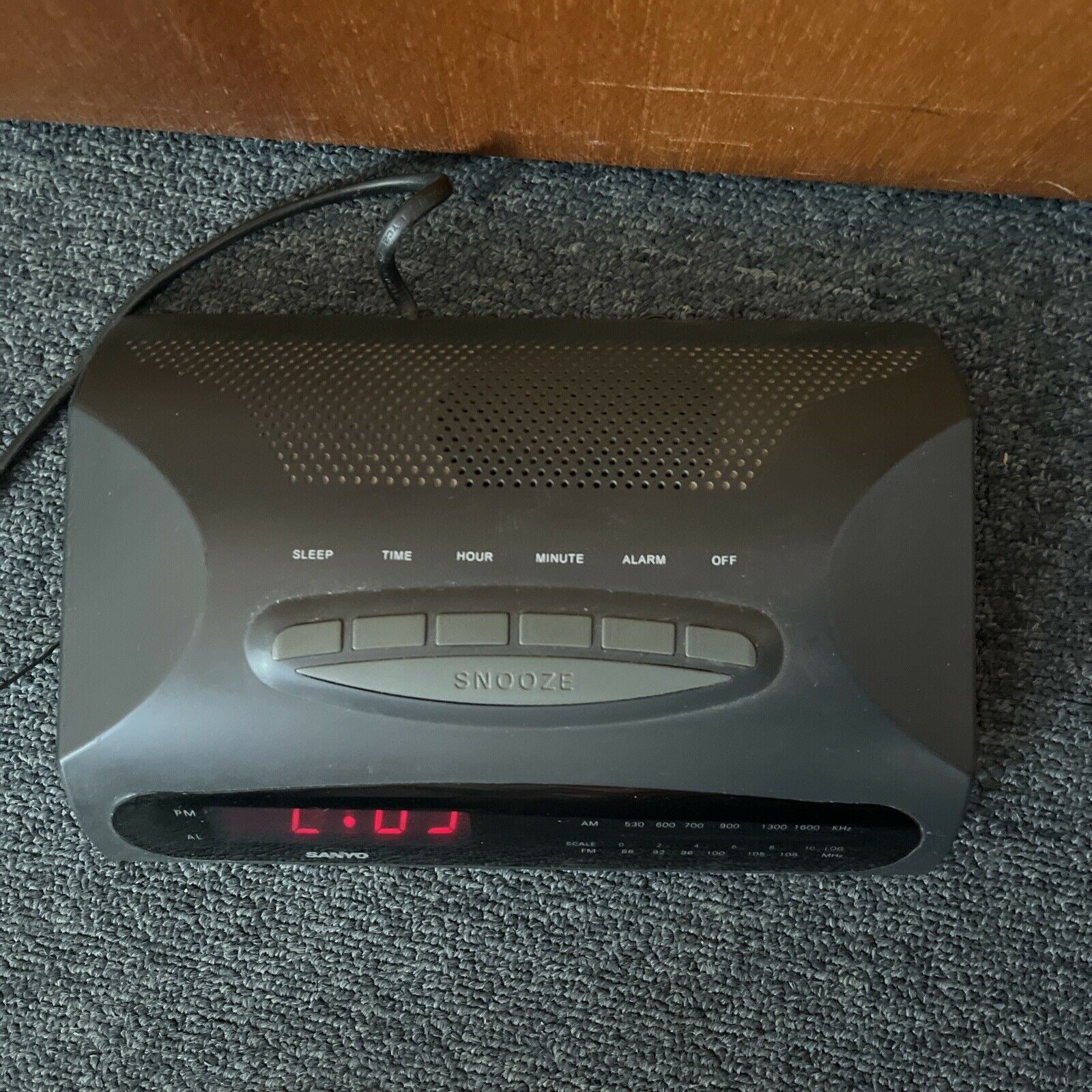 Retro Sanyo RM6018 Alarm Clock Radio AM/FM Black with Snooze Function