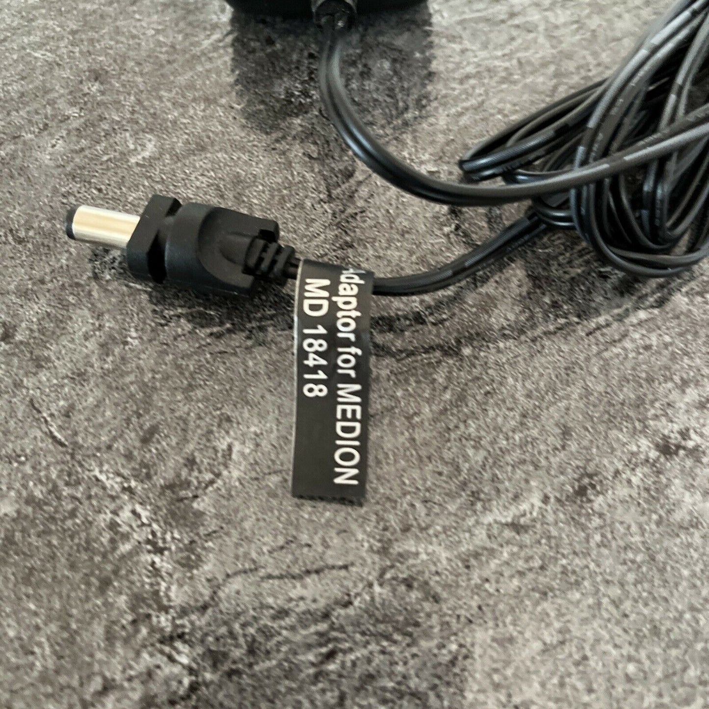 Genuine Medion XZ2200-0500WS AC Adapter For Medion MD 18418 22v 0.5a