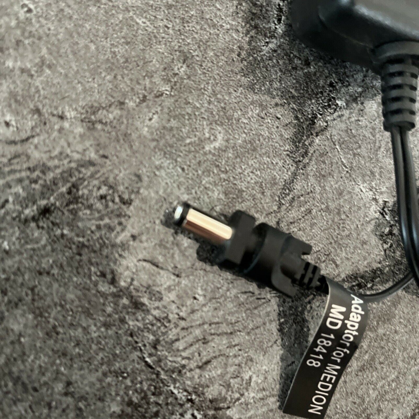Genuine Medion XZ2200-0500WS AC Adapter For Medion MD 18418 22v 0.5a