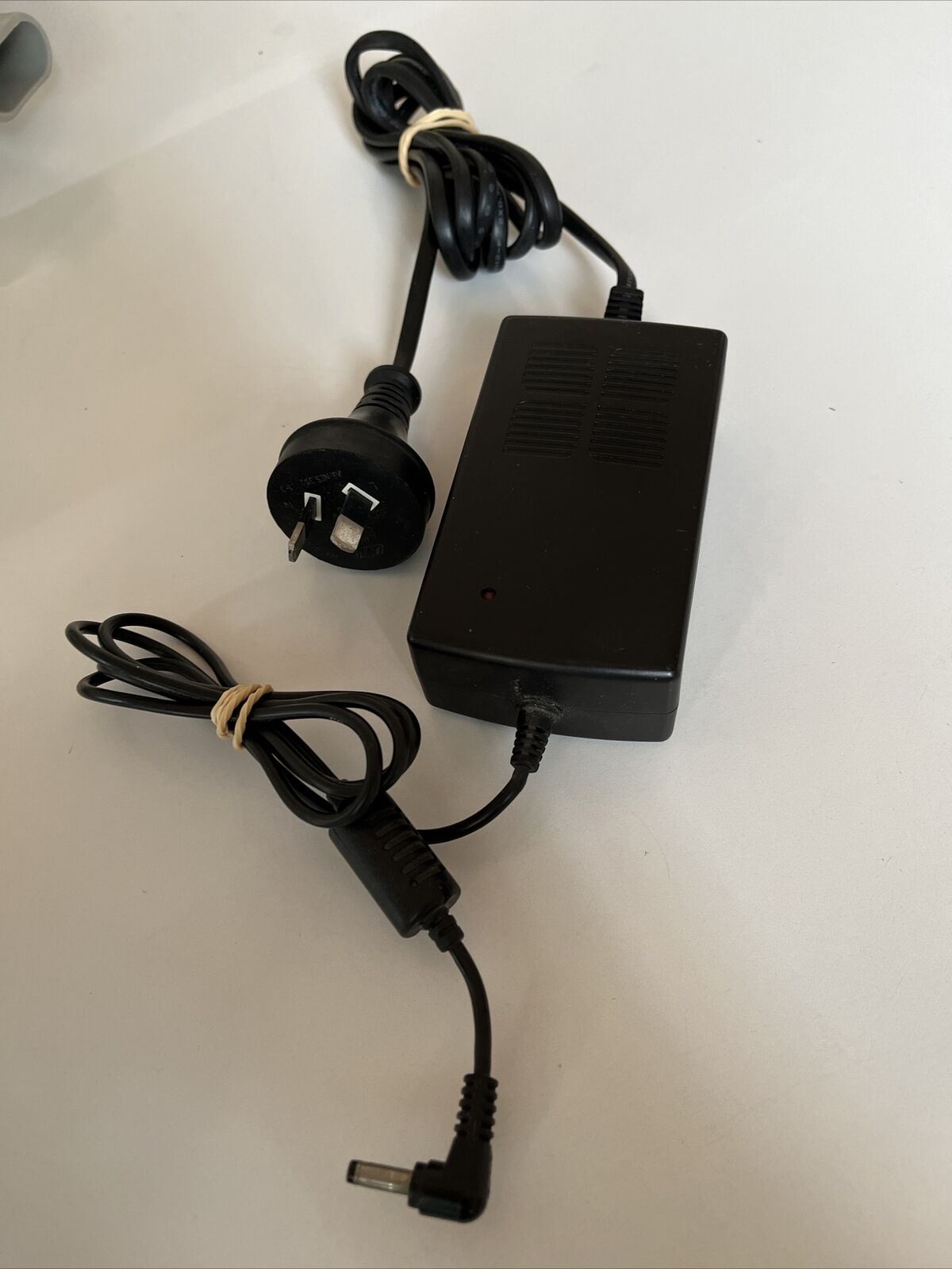 Genuine Teac AC Adapter MPA-690B-9.5 Power Supply 9.5V 3.33A