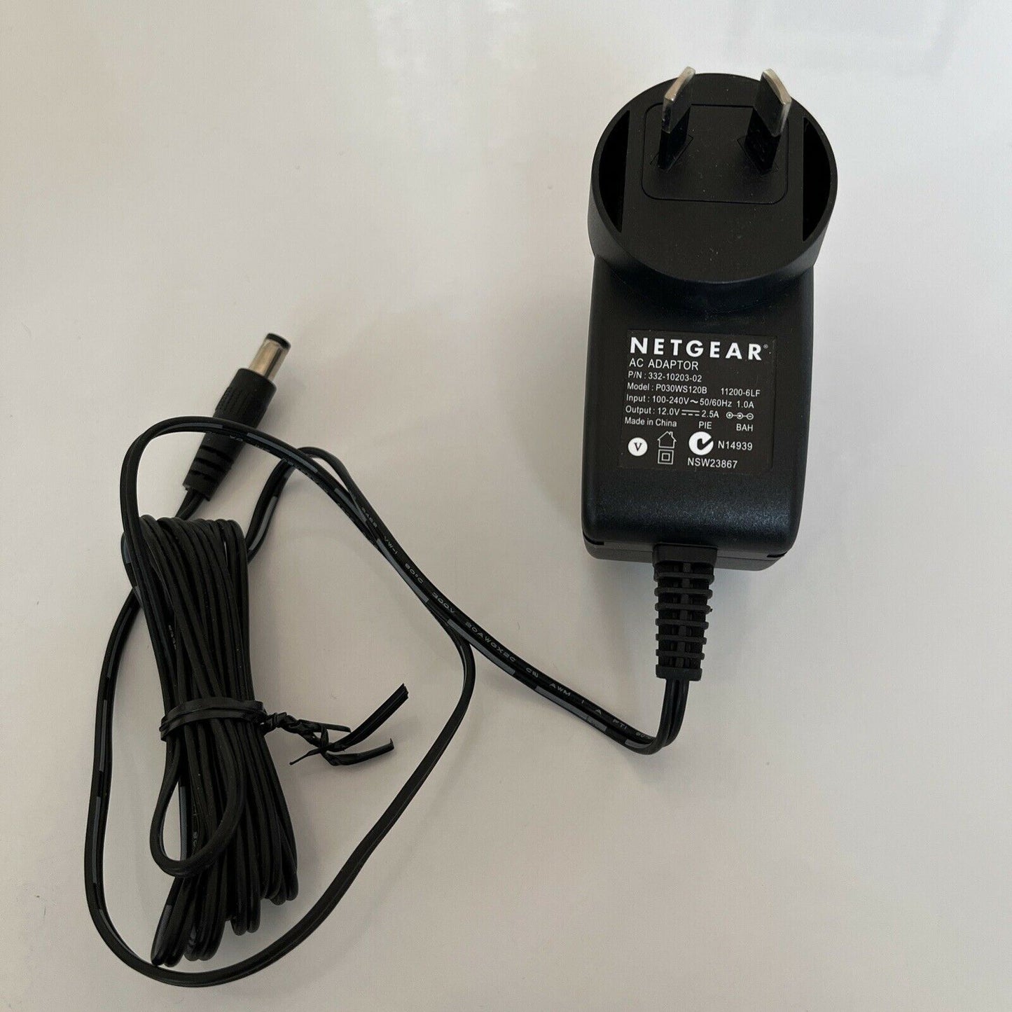 Genuine Netgear AC Adapter P030WS120B 12V 2.5a Power Supply