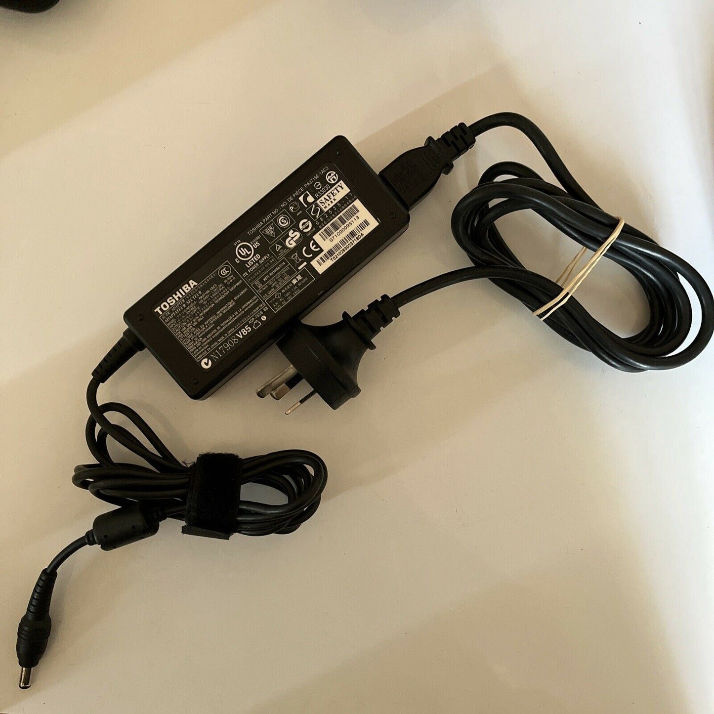 Genuine Toshiba PA3715E-1AC3 AC Adapter 19V 3.95a Power Supply