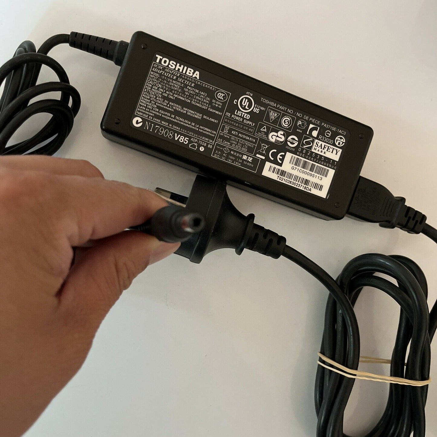 Genuine Toshiba PA3715E-1AC3 AC Adapter 19V 3.95a Power Supply