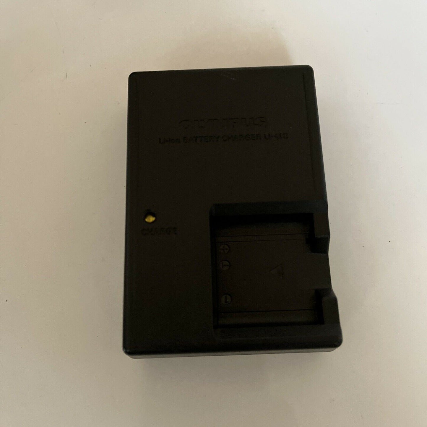 Genuine OLYMPUS LI-41CAB Li-ion Battery Charger for LI-40B & LI-42B batteries